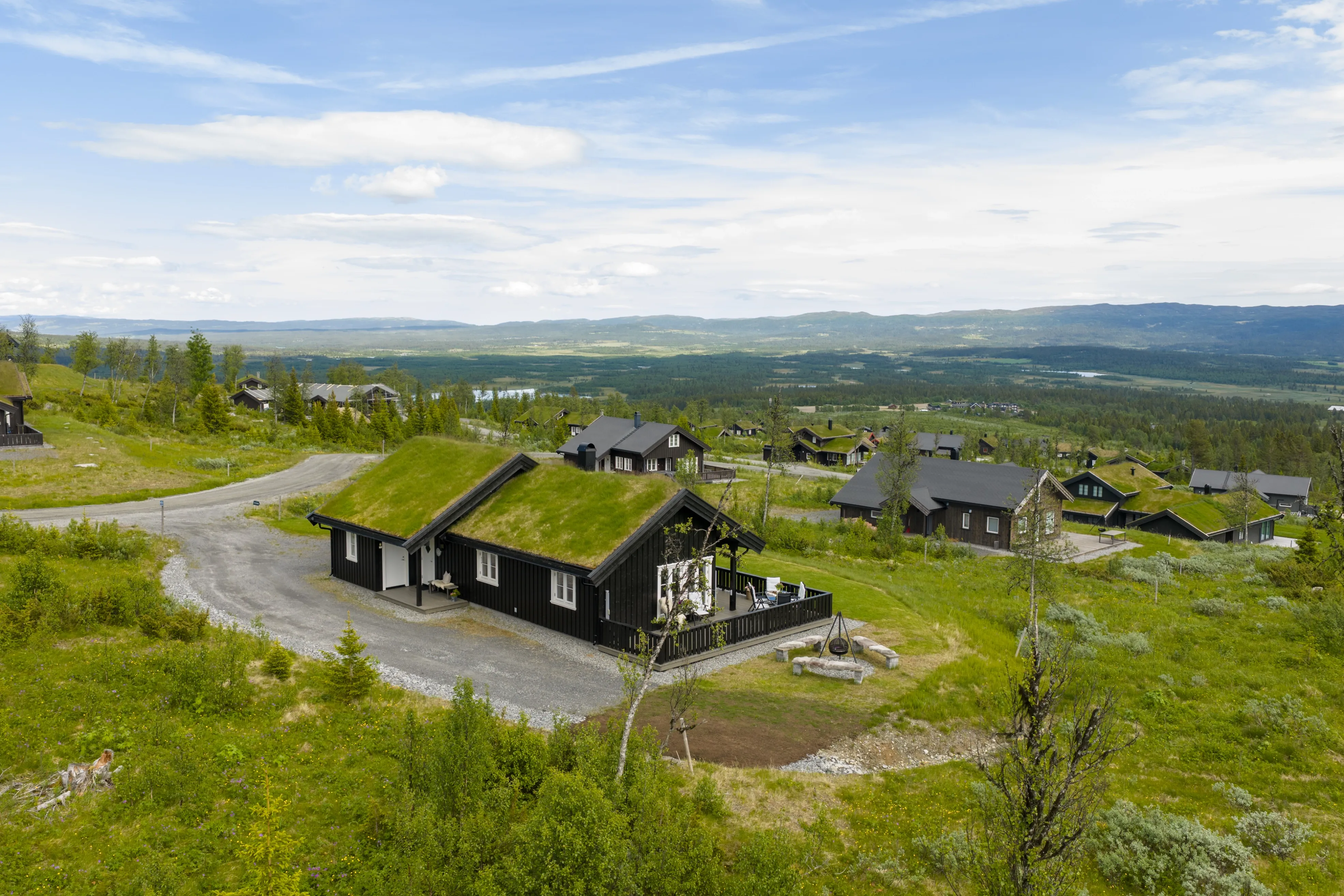 Modern 3-Bedroom Cabin with Expansive Terrace in Scenic Bualie, Norway - Image 2