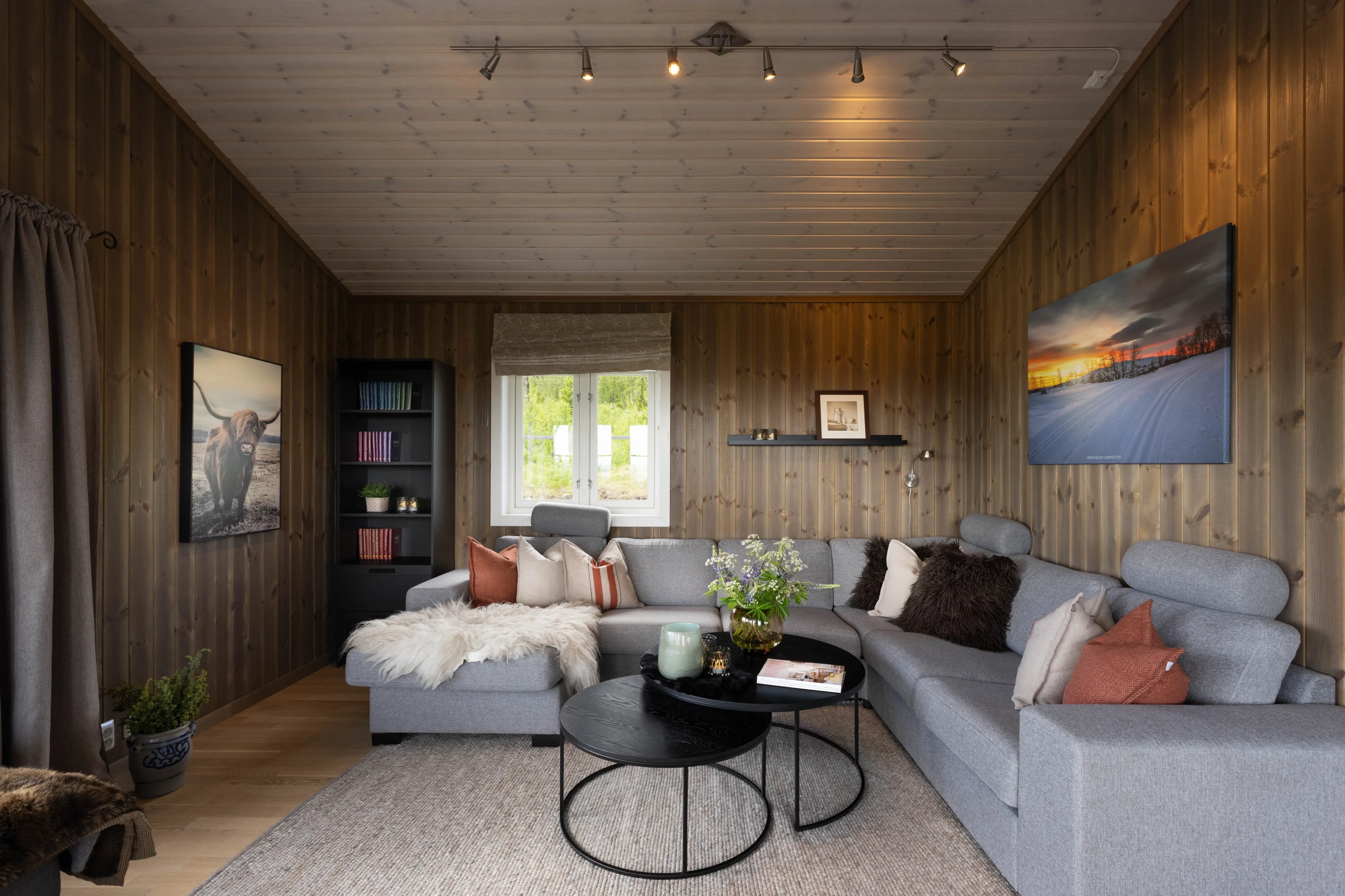 Modern 3-Bedroom Cabin with Expansive Terrace in Scenic Bualie, Norway - Image 5