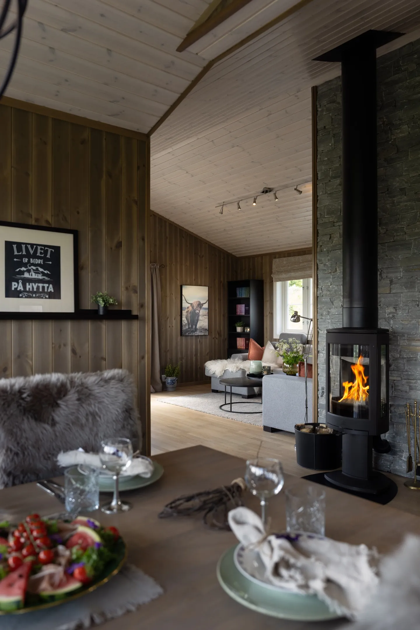Modern 3-Bedroom Cabin with Expansive Terrace in Scenic Bualie, Norway - View image 11 of 37