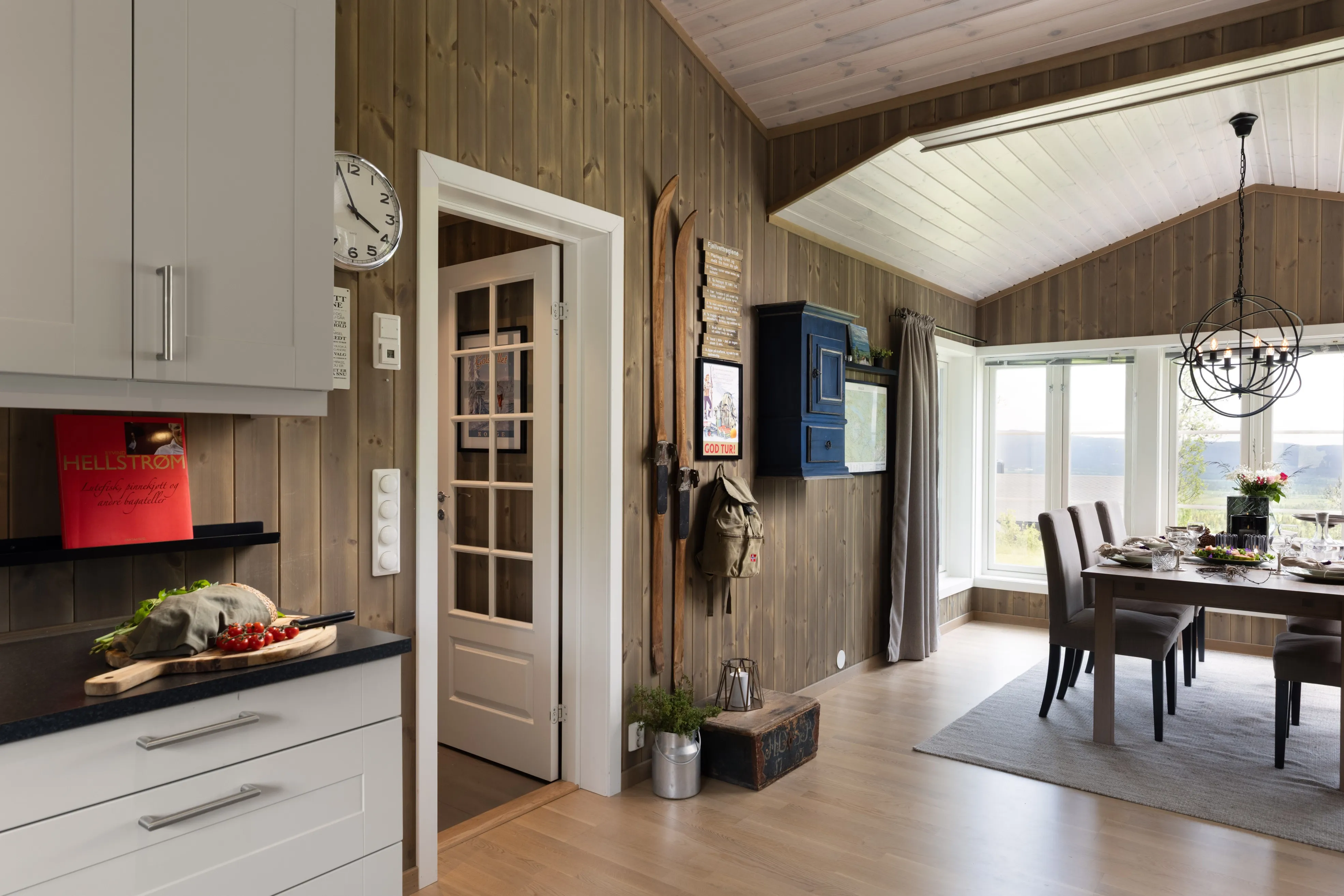 Modern 3-Bedroom Cabin with Expansive Terrace in Scenic Bualie, Norway - View image 12 of 37