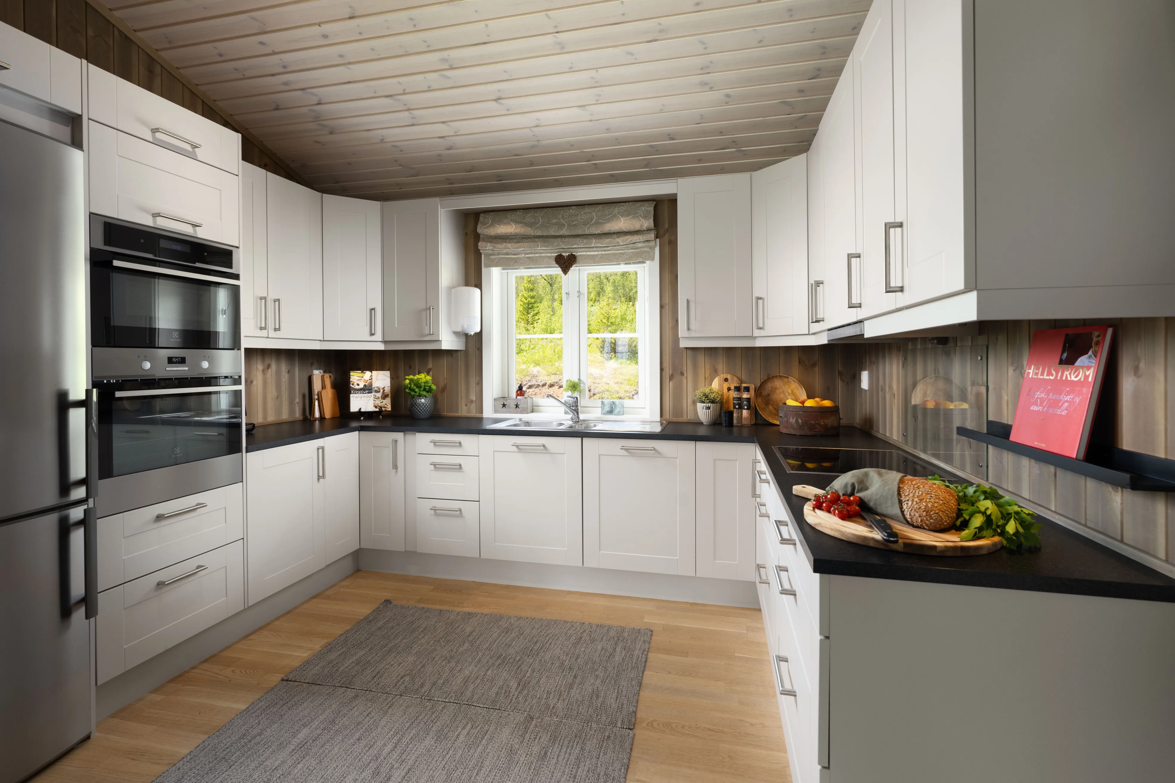 Modern 3-Bedroom Cabin with Expansive Terrace in Scenic Bualie, Norway - View image 13 of 37