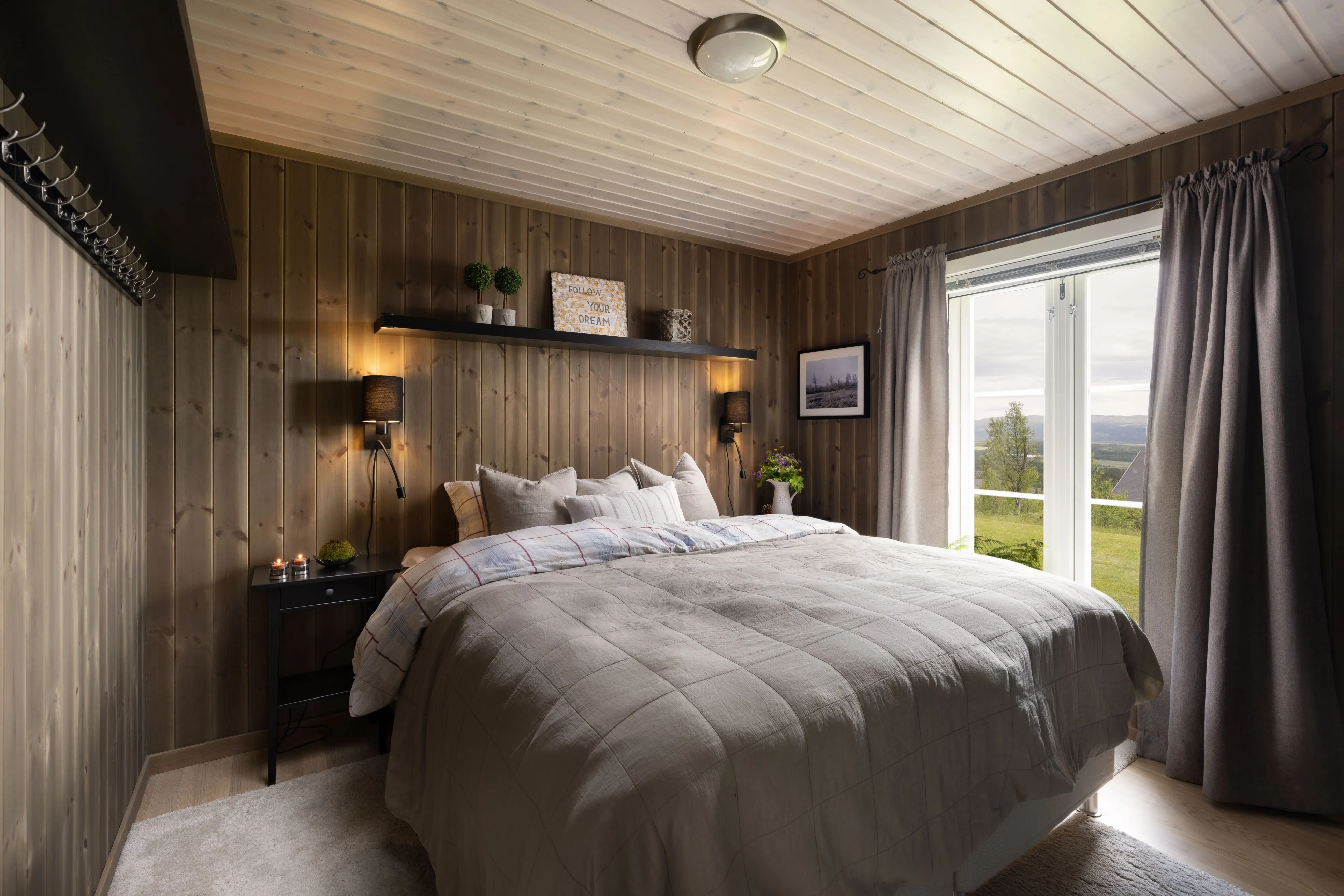 Modern 3-Bedroom Cabin with Expansive Terrace in Scenic Bualie, Norway - View image 16 of 37