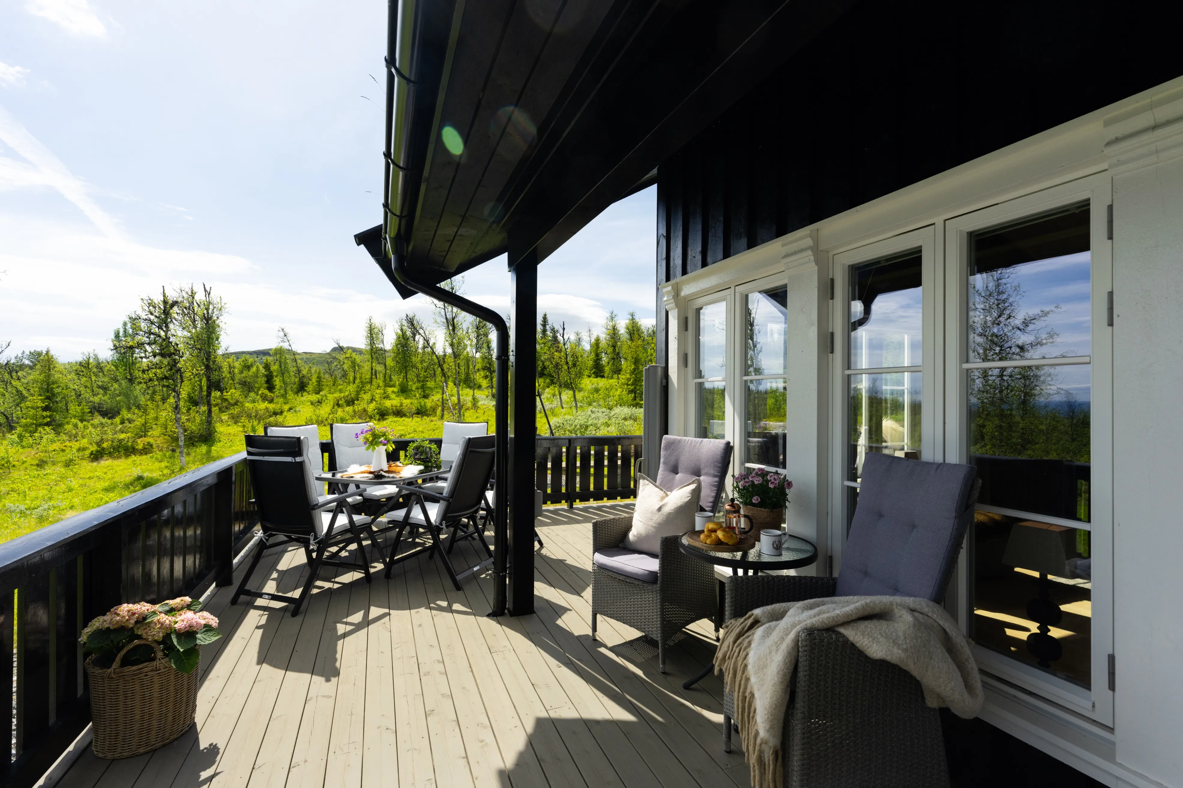 Modern 3-Bedroom Cabin with Expansive Terrace in Scenic Bualie, Norway - View image 29 of 37