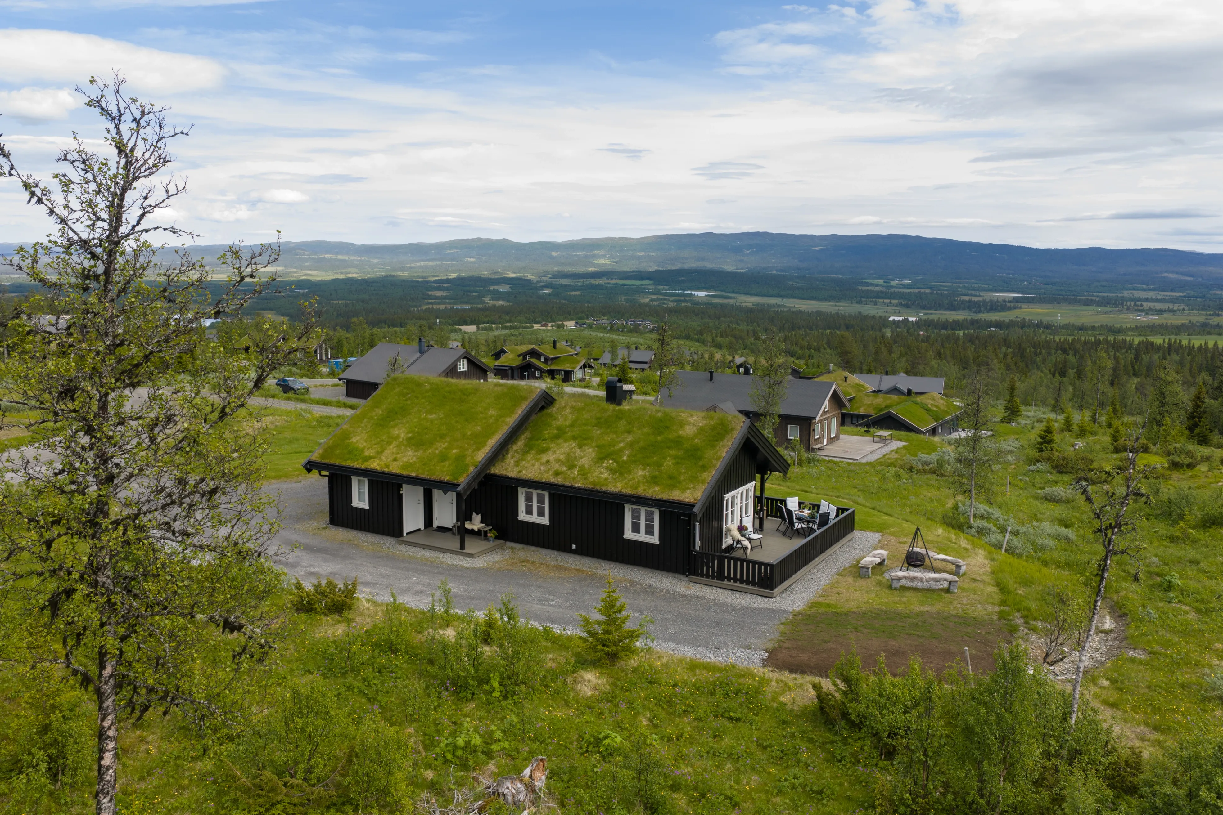 Modern 3-Bedroom Cabin with Expansive Terrace in Scenic Bualie, Norway - View image 33 of 37