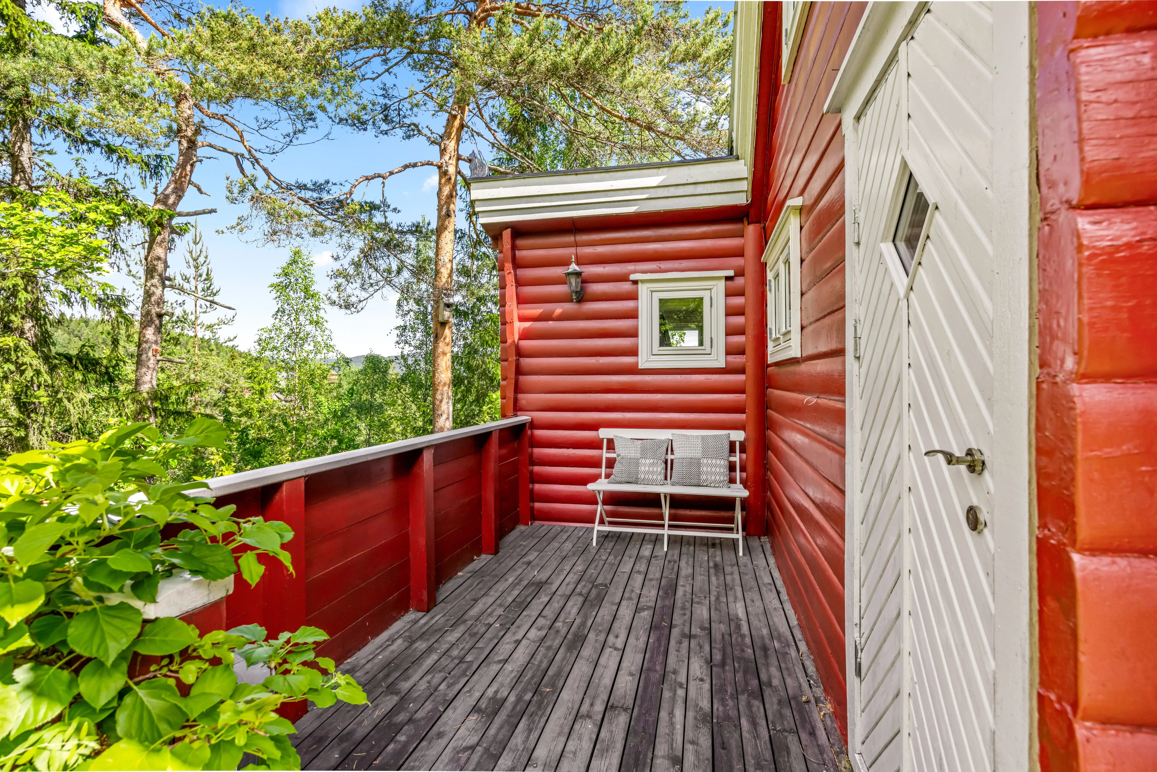 1930s Hakadal Cottage with Expansive Grounds and Terrace - View image 7 of 50