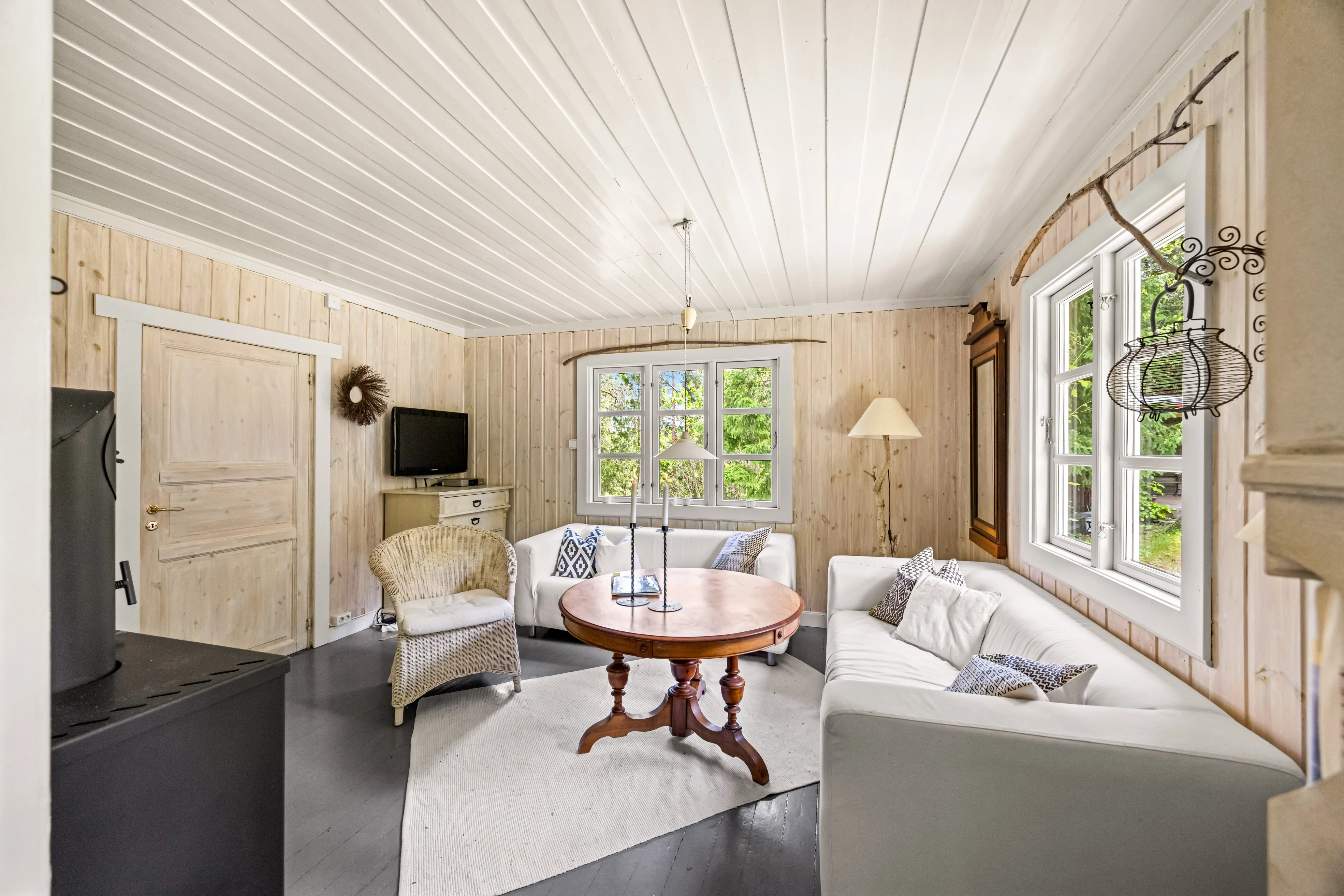 1930s Hakadal Cottage with Expansive Grounds and Terrace - View image 11 of 50