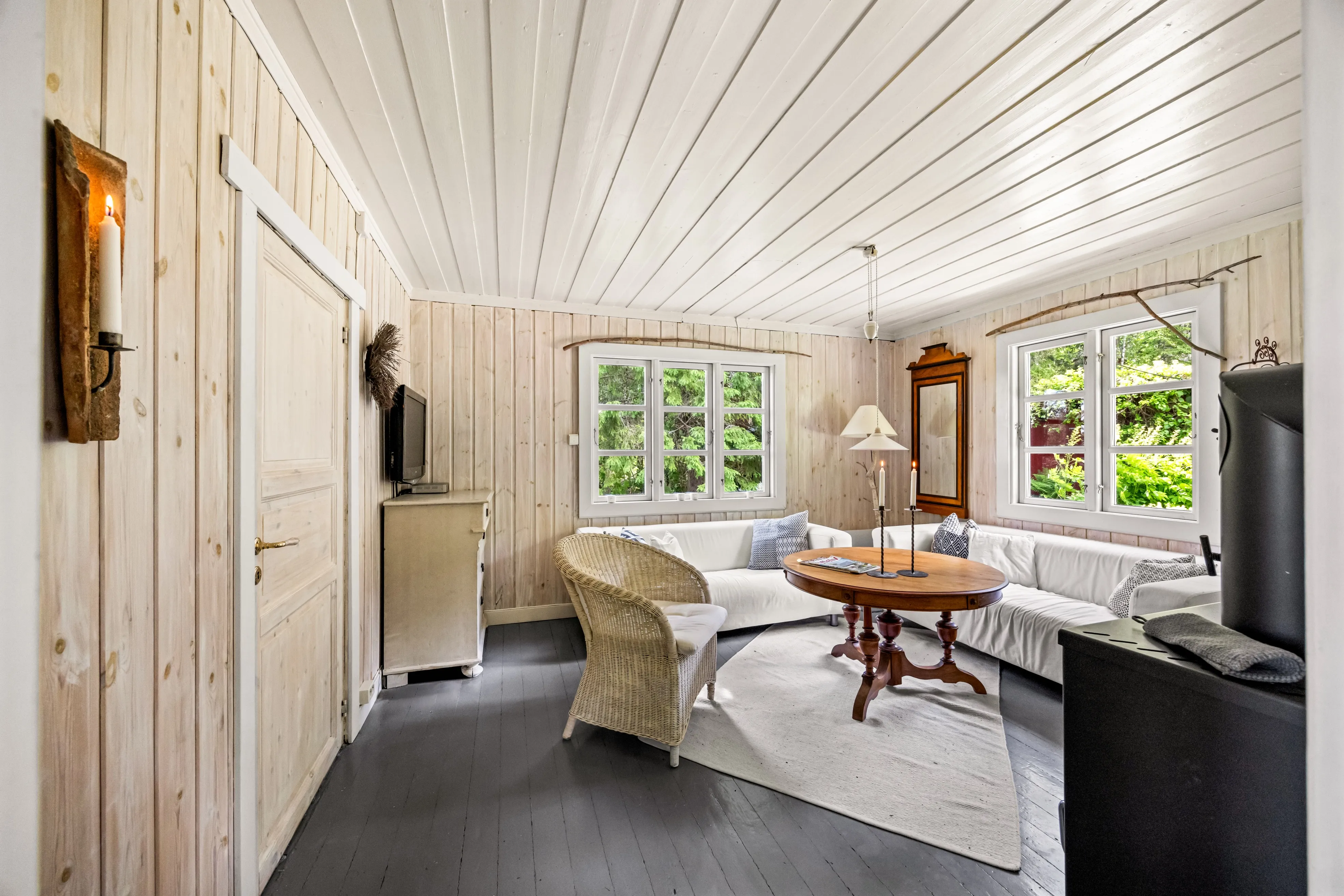 1930s Hakadal Cottage with Expansive Grounds and Terrace - View image 12 of 50