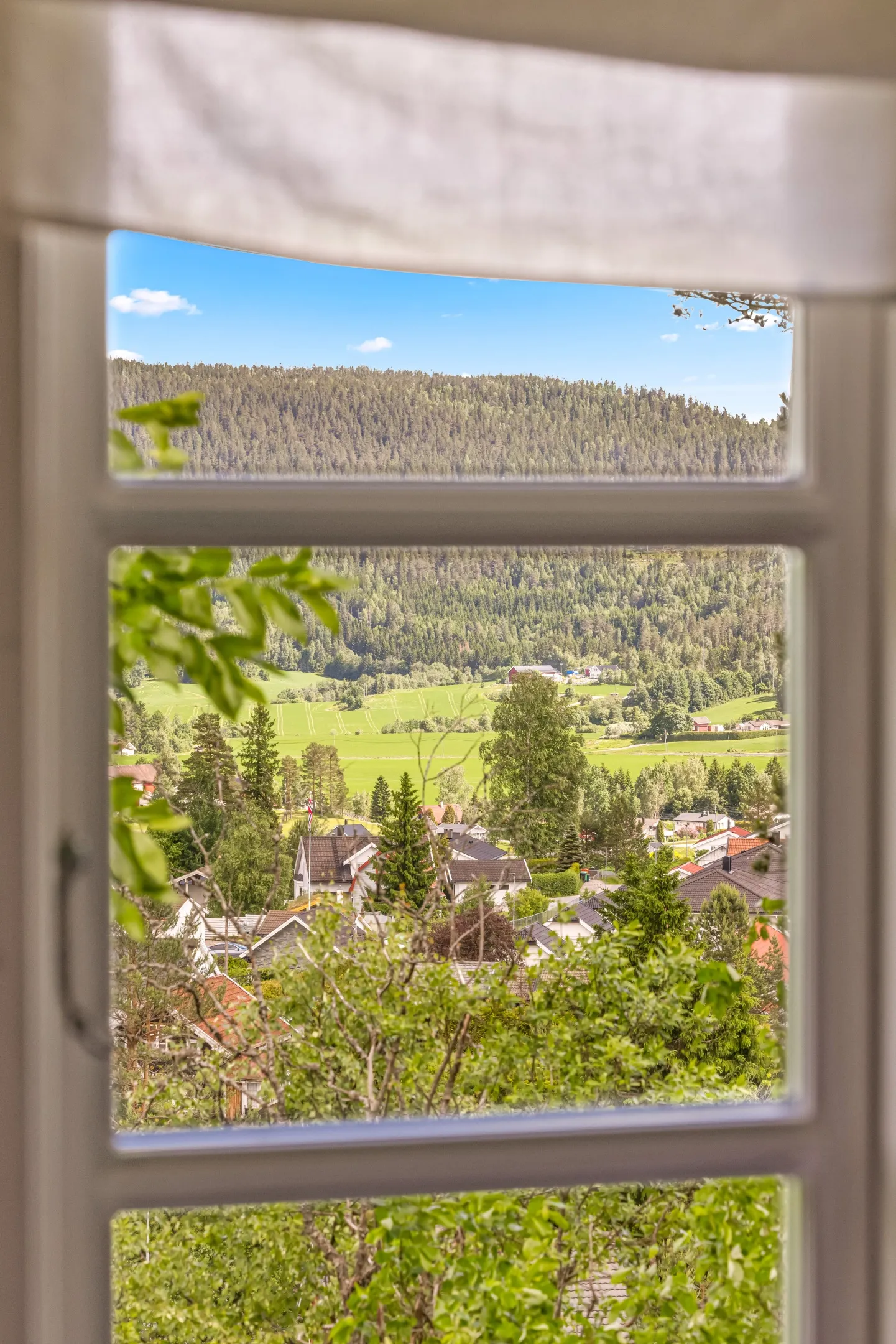 1930s Hakadal Cottage with Expansive Grounds and Terrace - View image 14 of 50