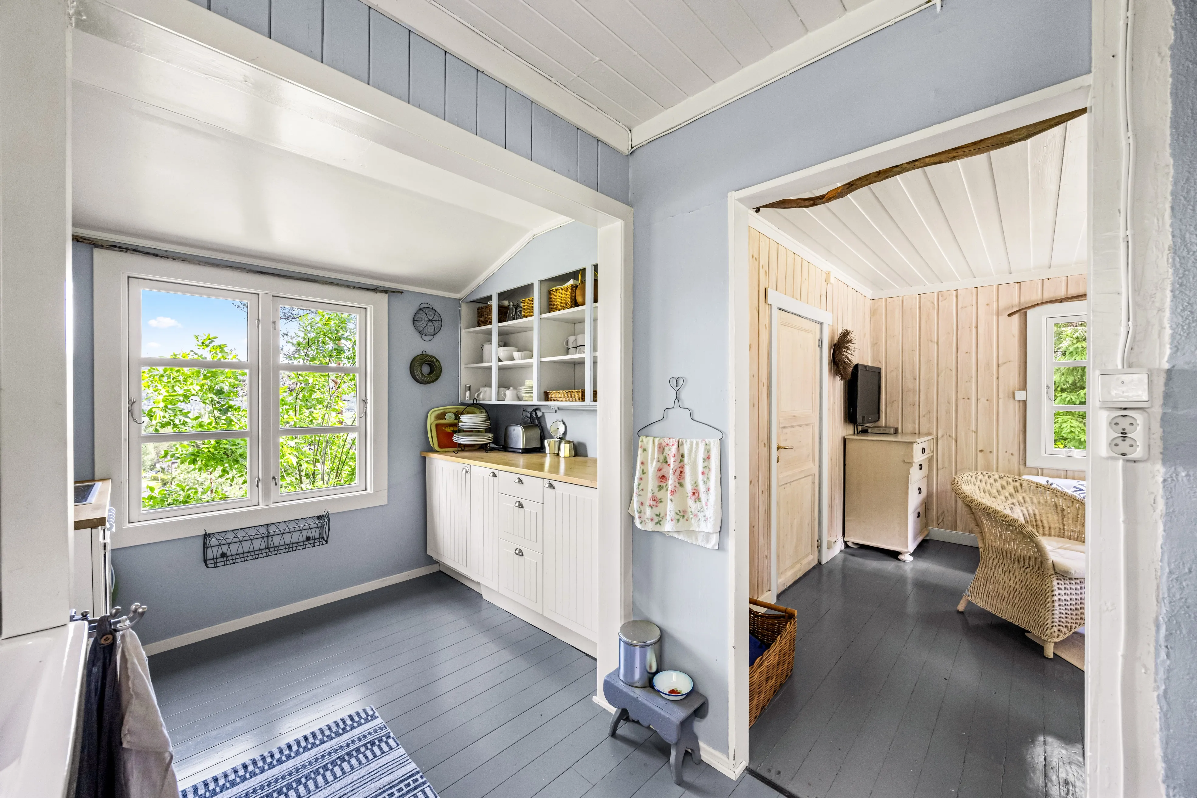 1930s Hakadal Cottage with Expansive Grounds and Terrace - View image 17 of 50