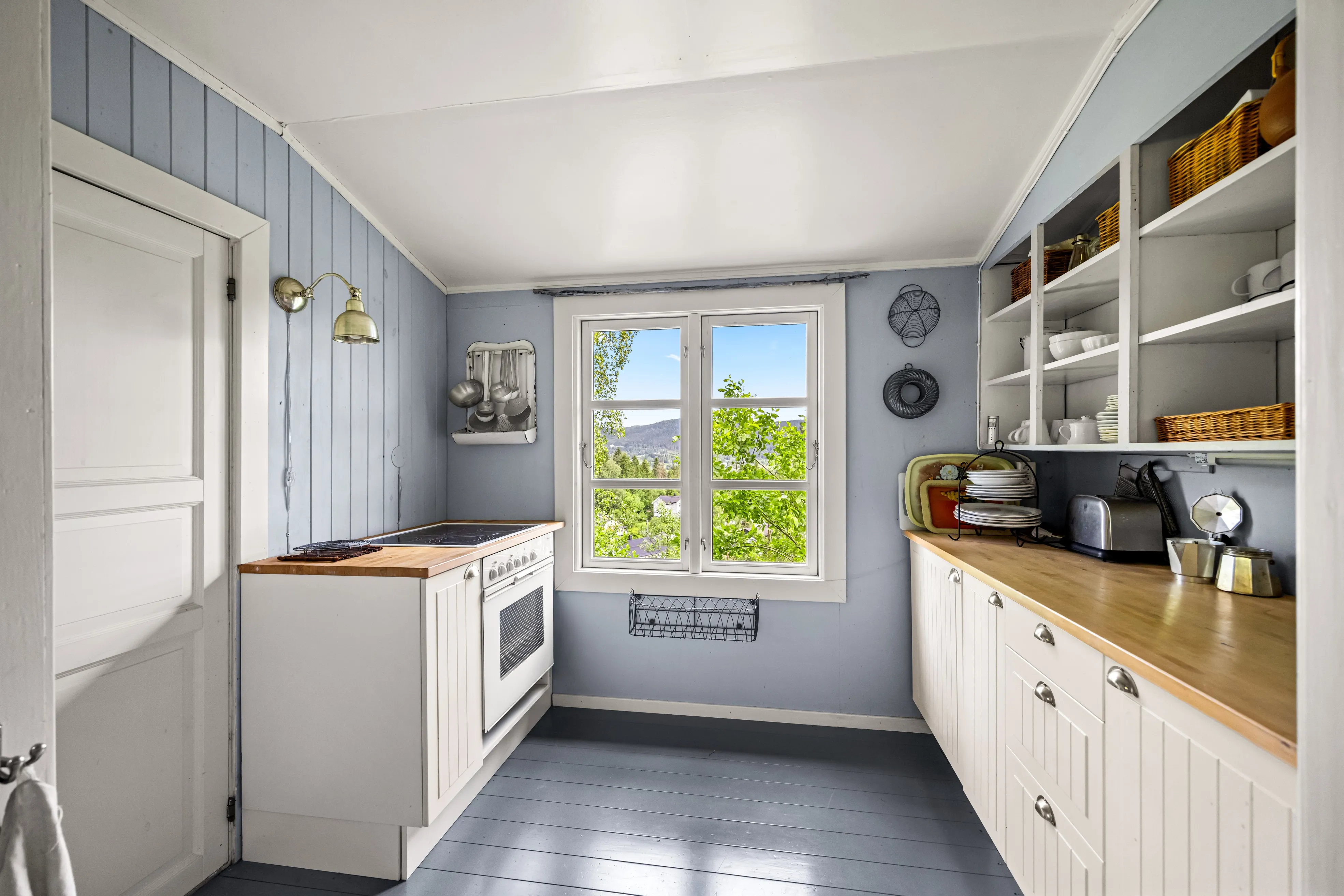 1930s Hakadal Cottage with Expansive Grounds and Terrace - View image 20 of 50