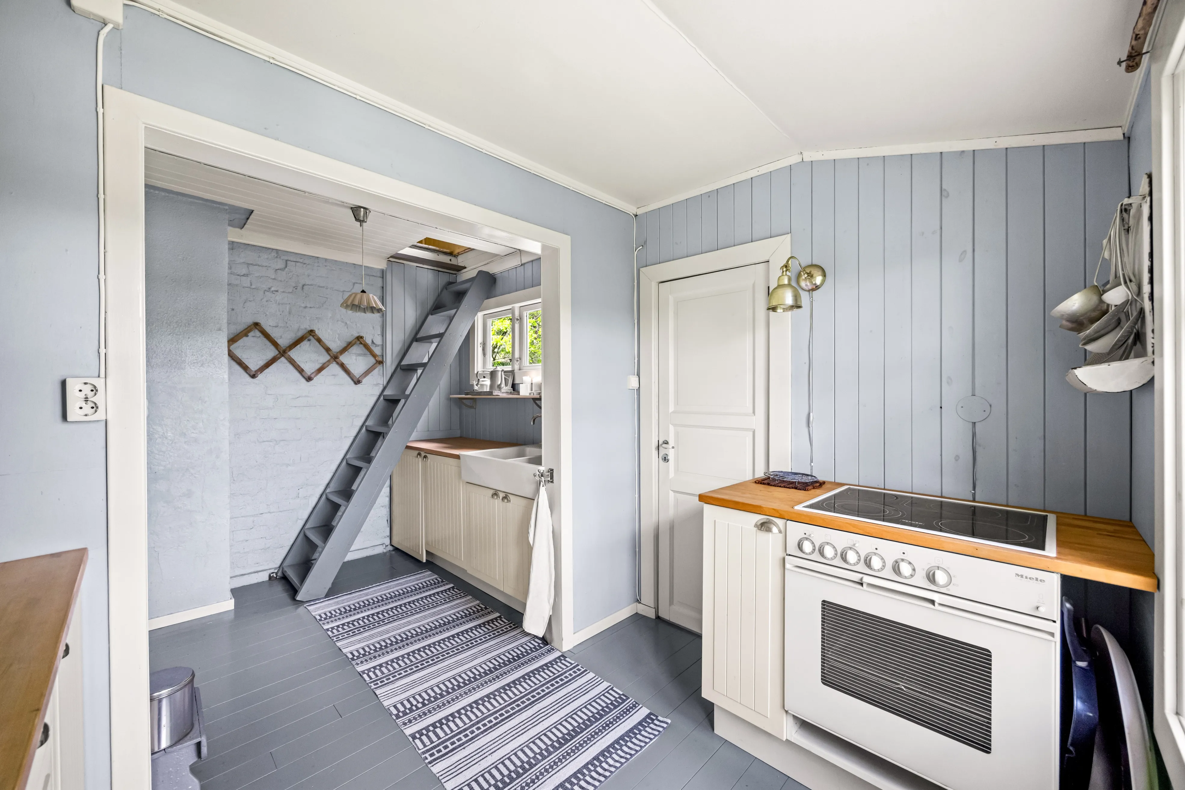 1930s Hakadal Cottage with Expansive Grounds and Terrace - View image 22 of 50