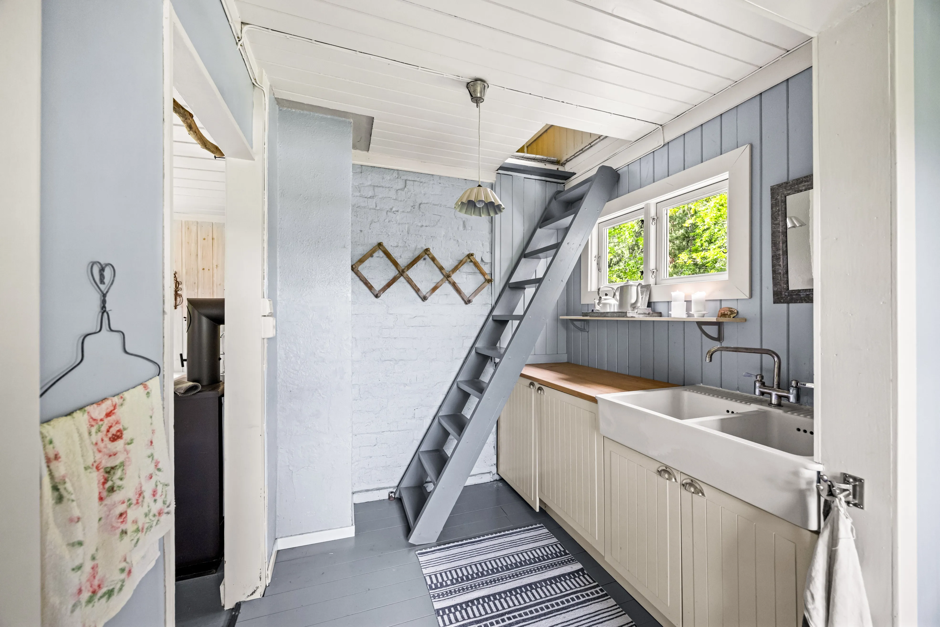 1930s Hakadal Cottage with Expansive Grounds and Terrace - View image 28 of 50