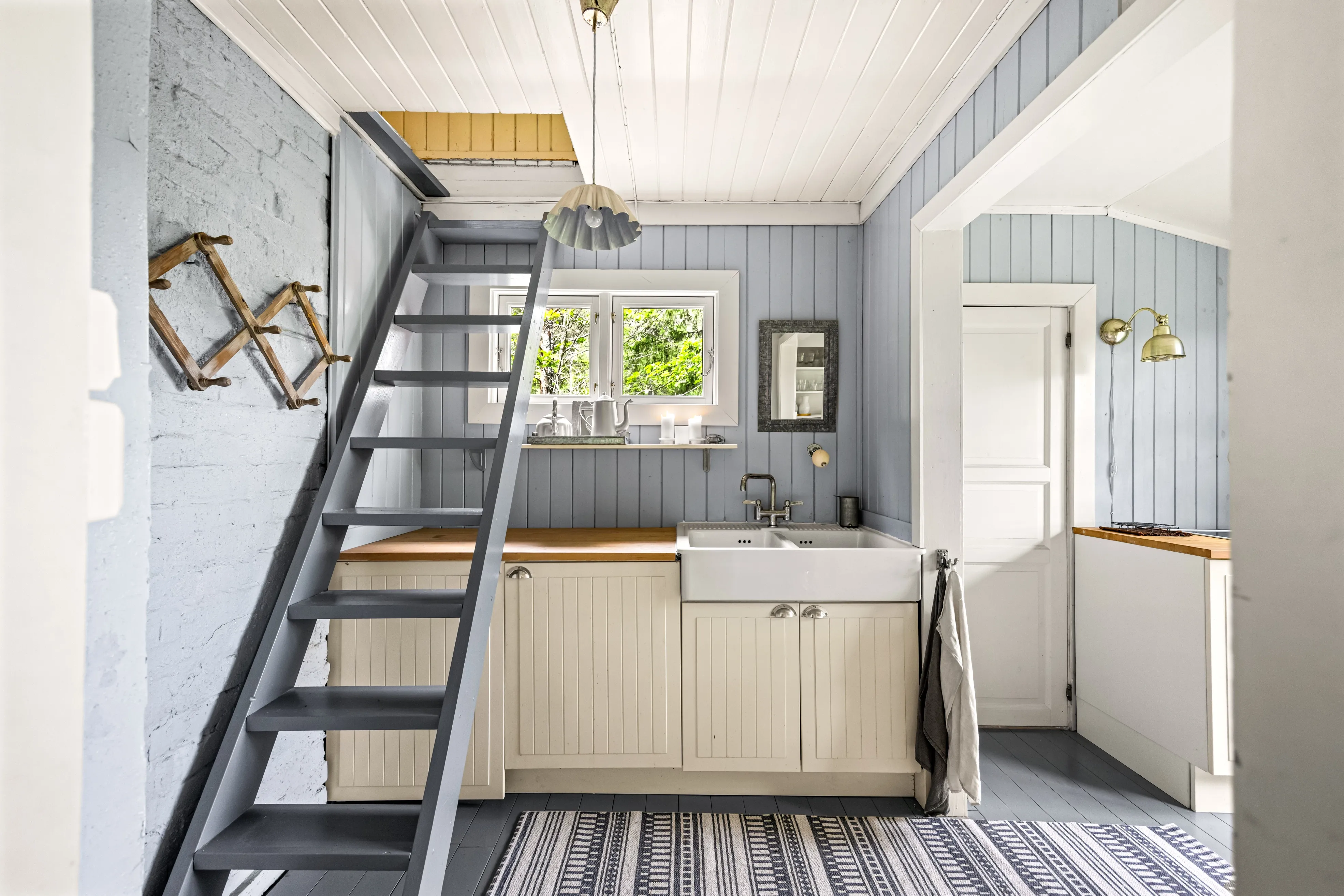 1930s Hakadal Cottage with Expansive Grounds and Terrace - View image 29 of 50