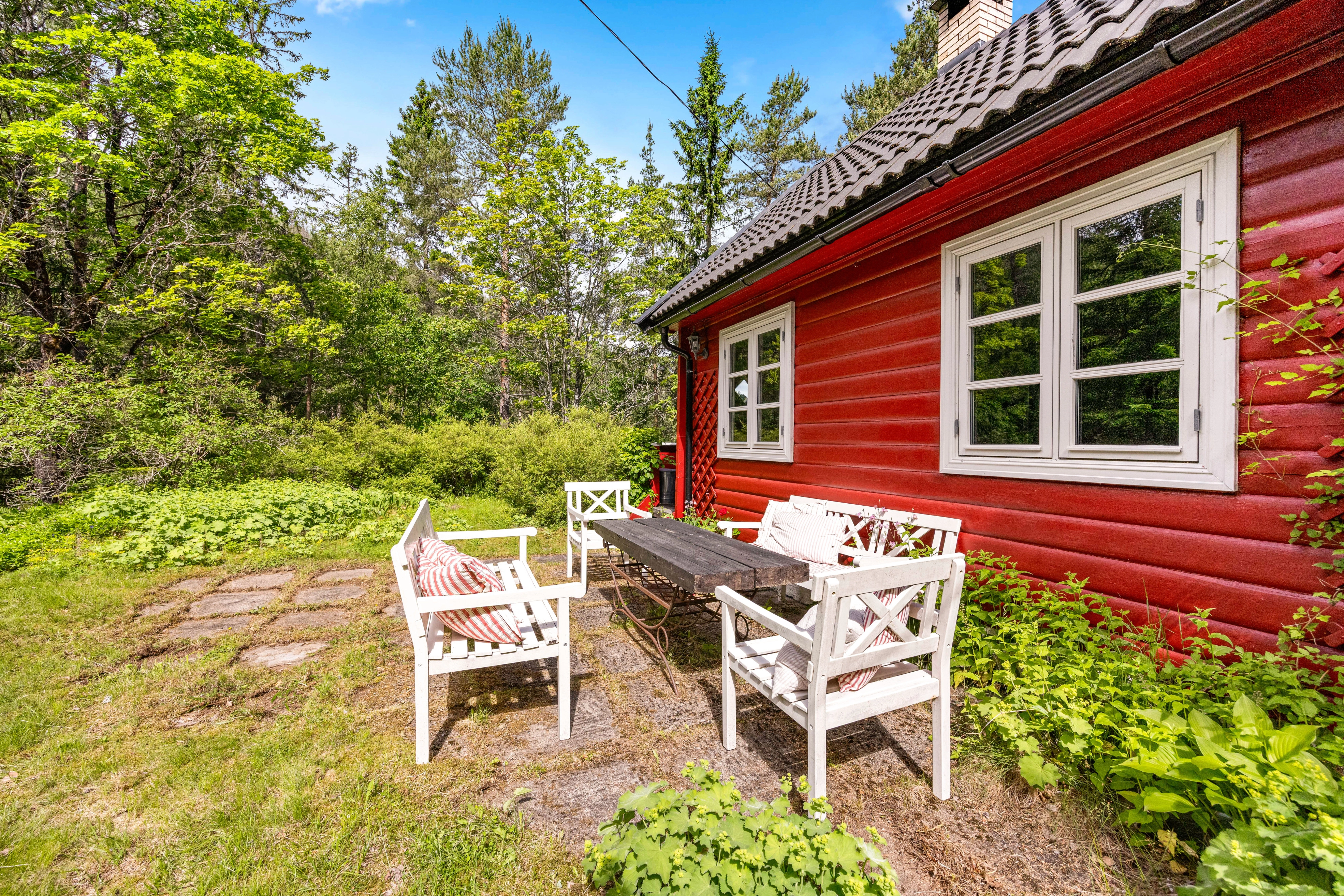 1930s Hakadal Cottage with Expansive Grounds and Terrace - View image 35 of 50