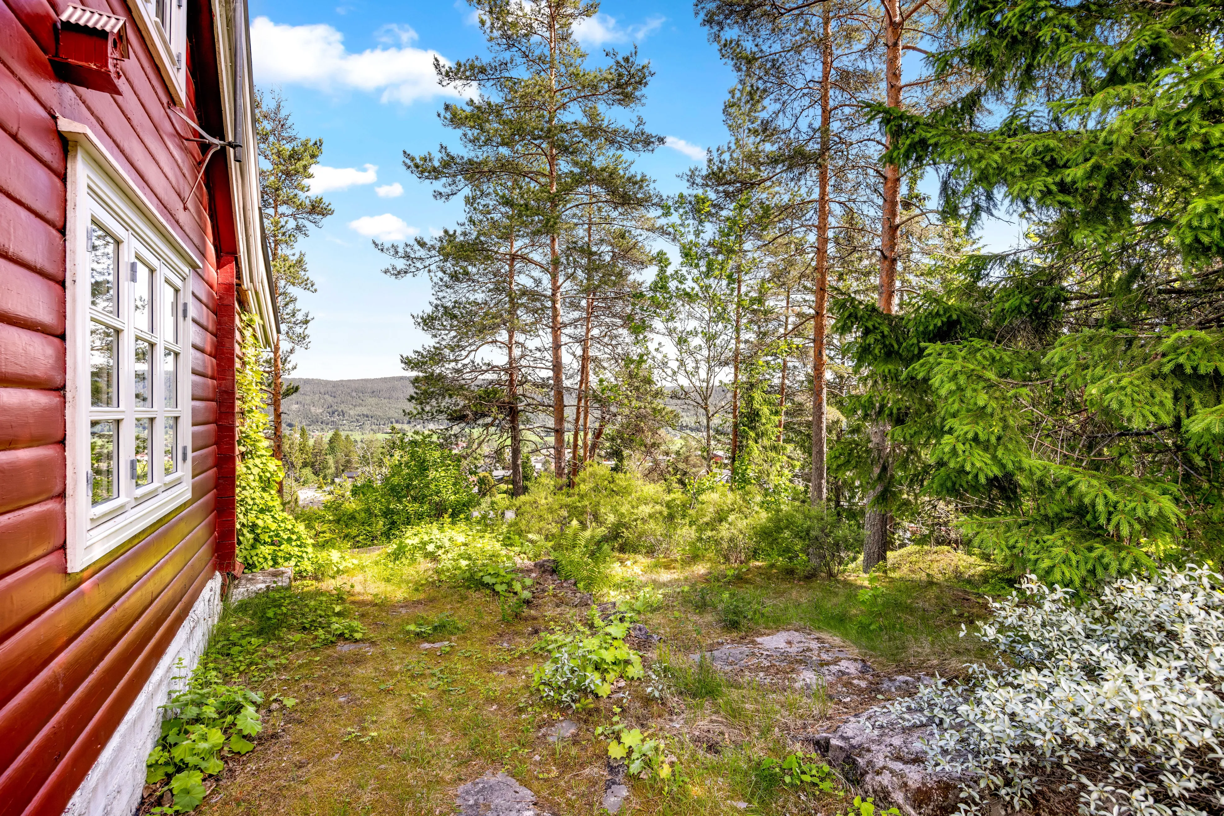 1930s Hakadal Cottage with Expansive Grounds and Terrace - View image 37 of 50