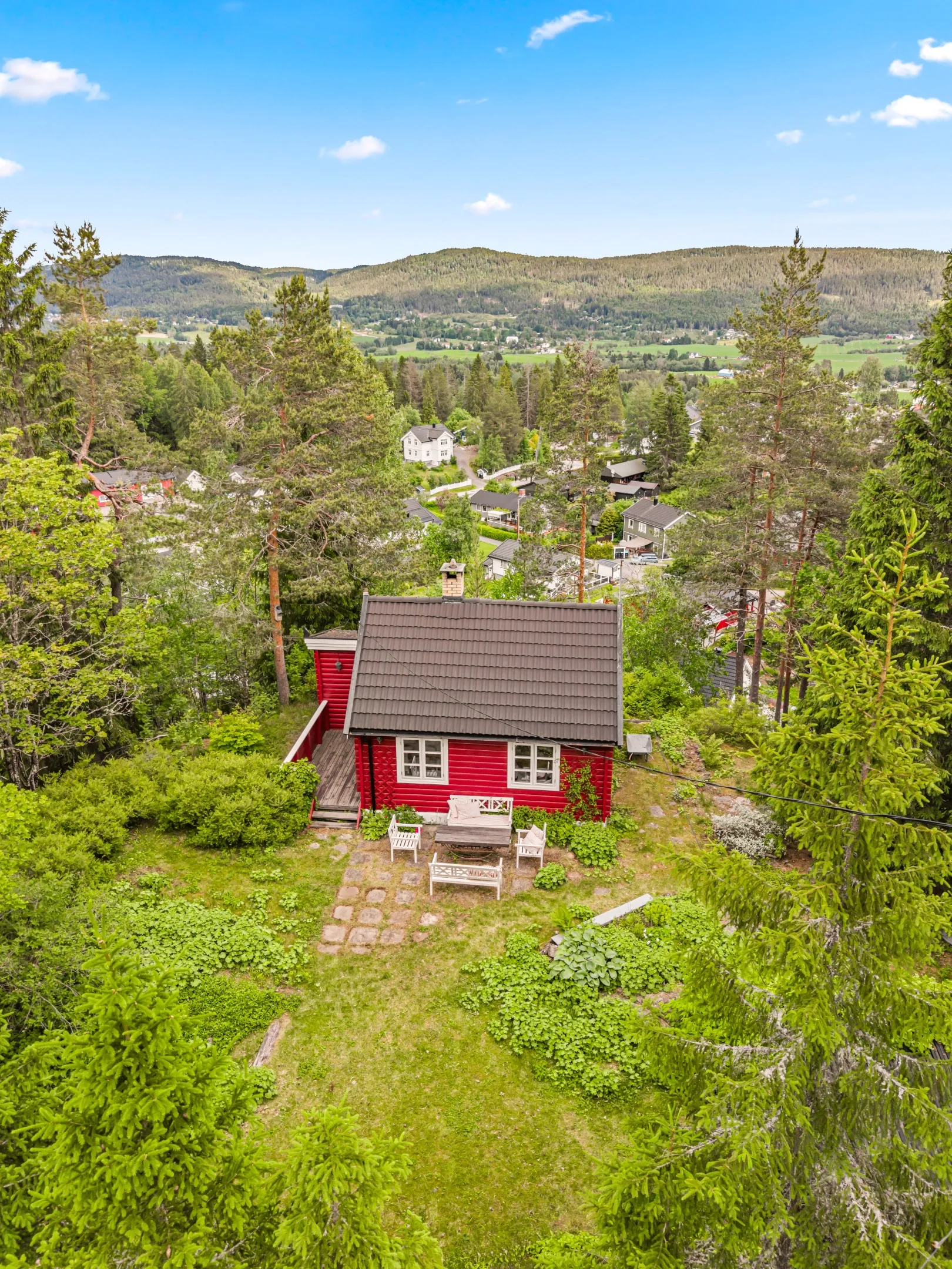 1930s Hakadal Cottage with Expansive Grounds and Terrace - View image 44 of 50