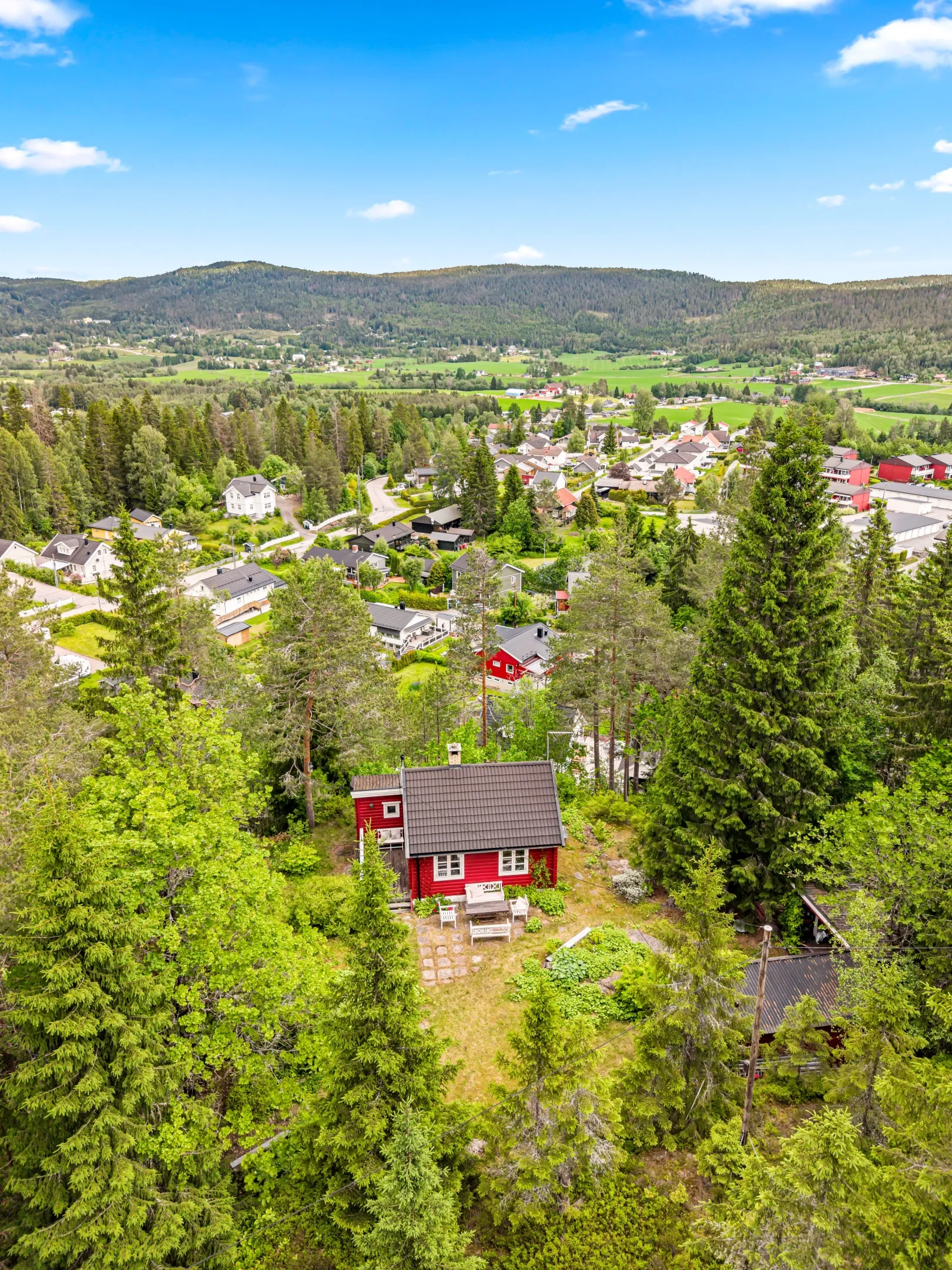 1930s Hakadal Cottage with Expansive Grounds and Terrace - View image 45 of 50