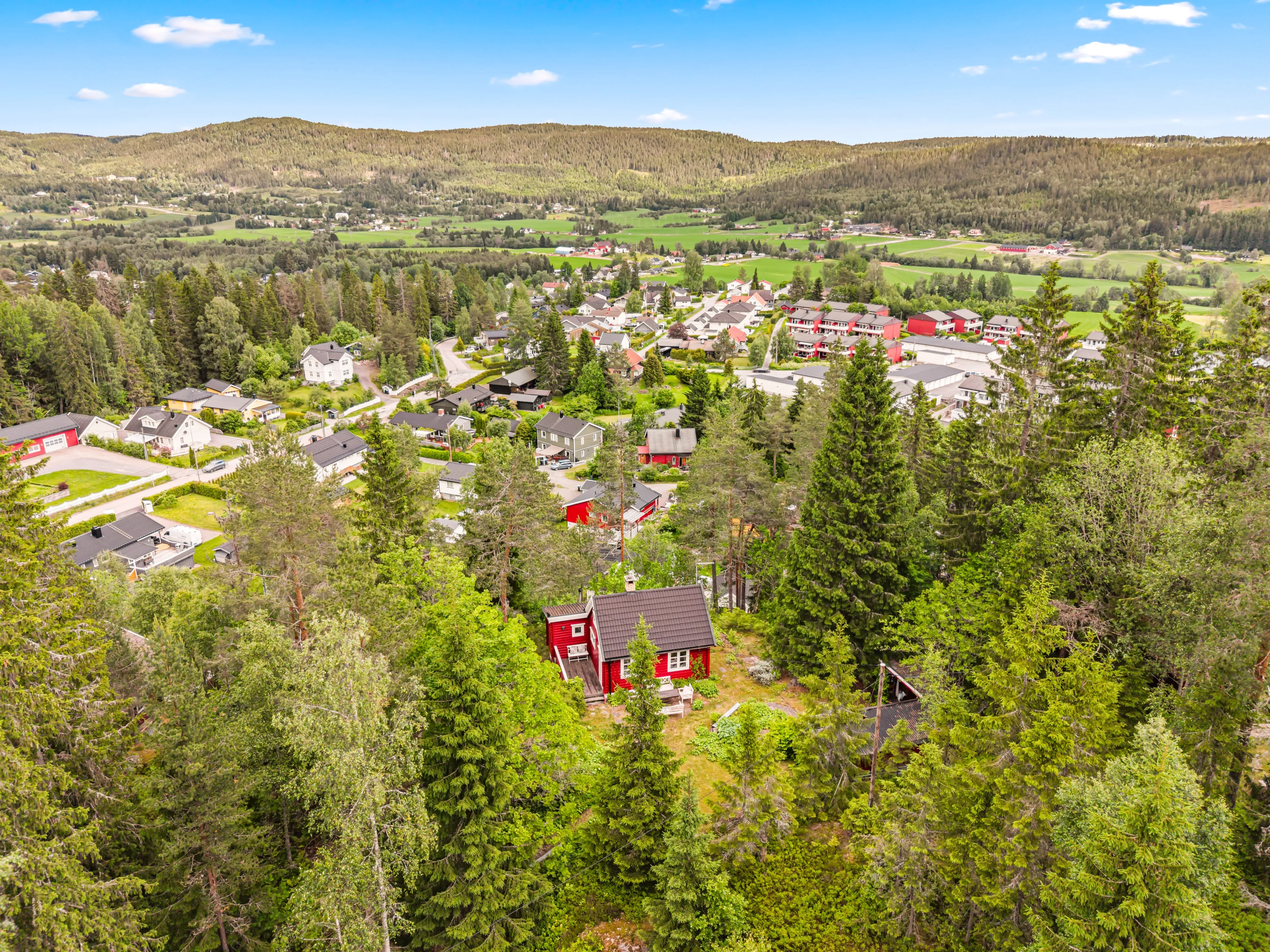 1930s Hakadal Cottage with Expansive Grounds and Terrace - View image 46 of 50