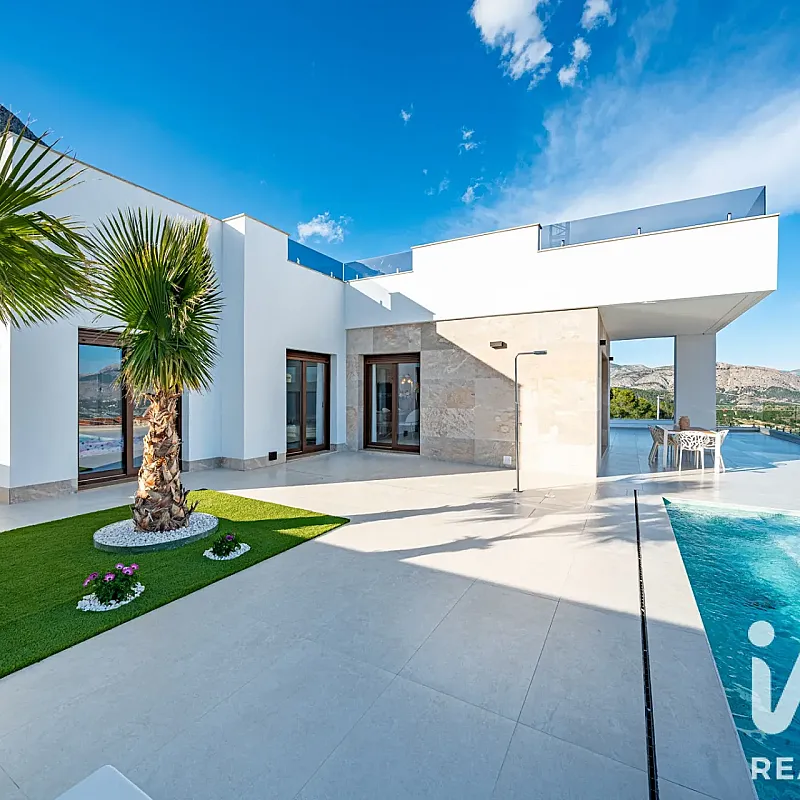 Casa moderna com 3 quartos, piscina e jardim em Polop, Espanha