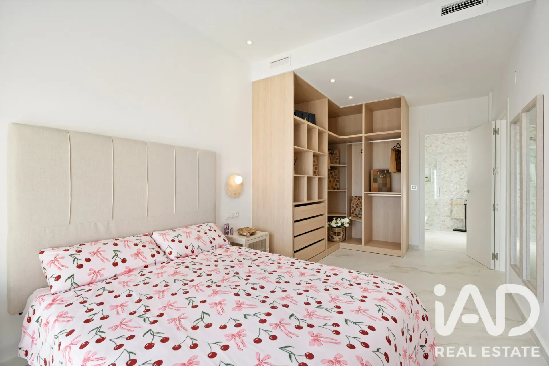 Casa moderna com 3 quartos, piscina e jardim em Polop, Espanha - Ver imagem 24 de 40