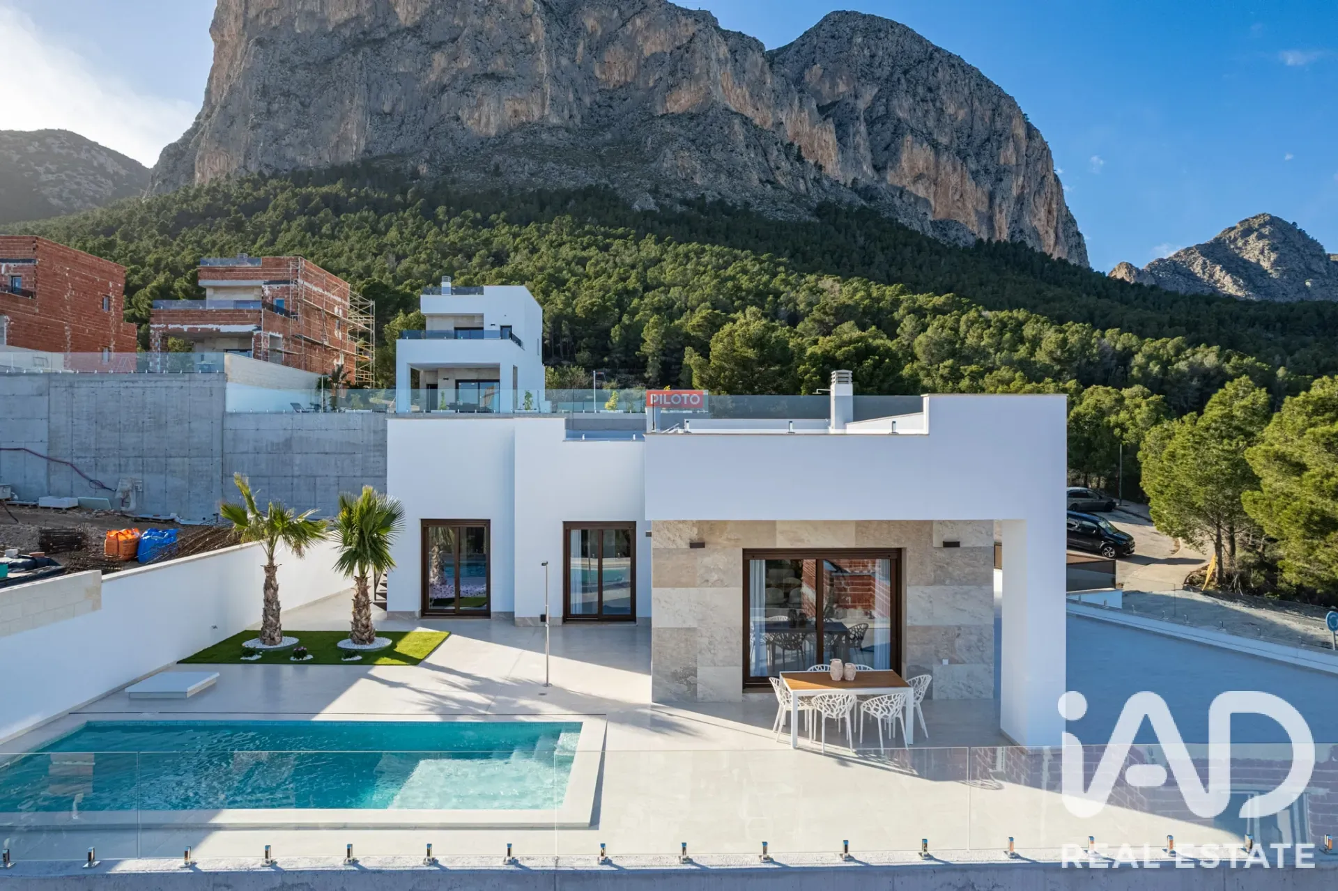 Casa moderna com 3 quartos, piscina e jardim em Polop, Espanha - Ver imagem 29 de 40