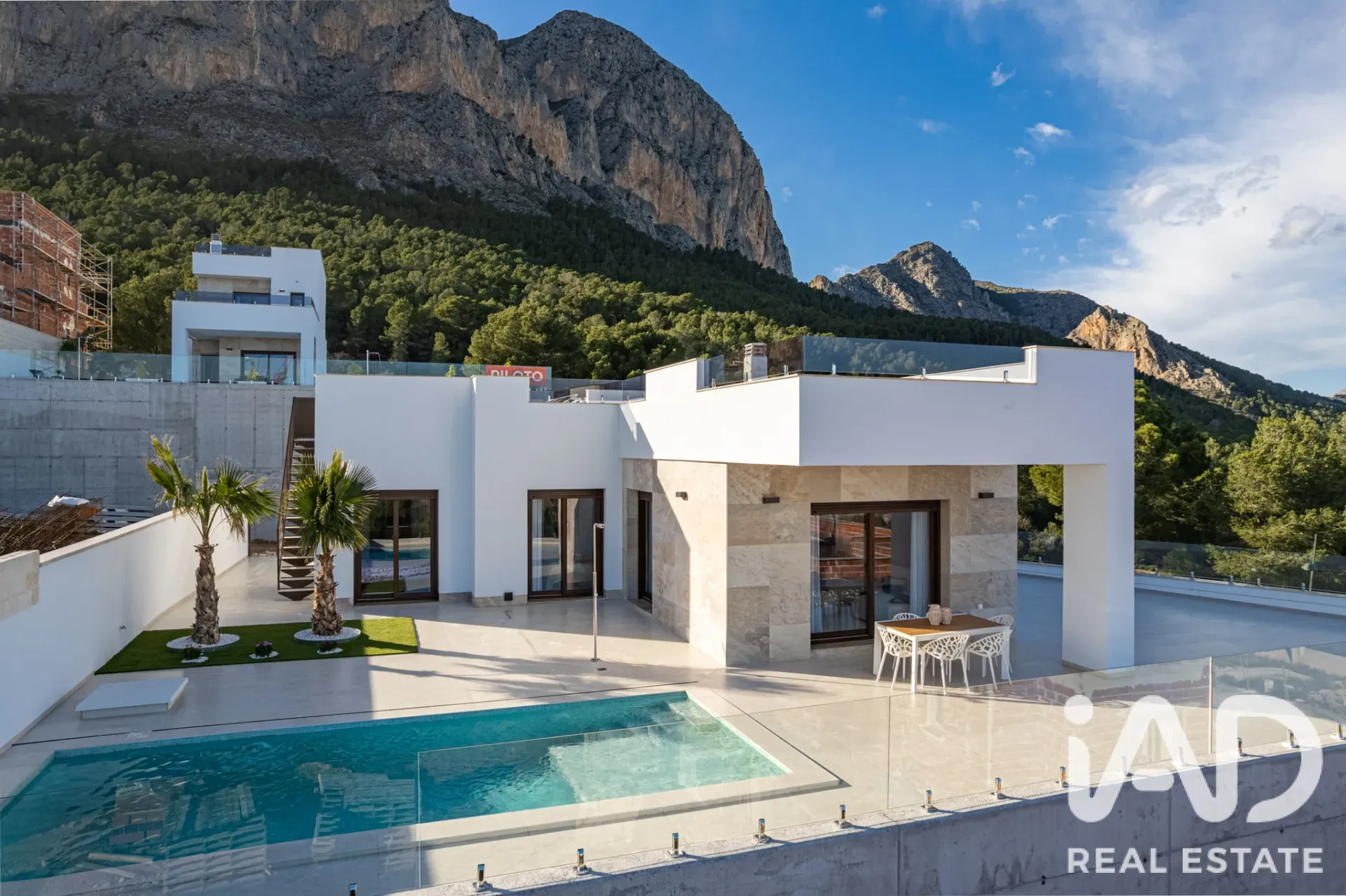 Casa moderna com 3 quartos, piscina e jardim em Polop, Espanha - Ver imagem 31 de 40