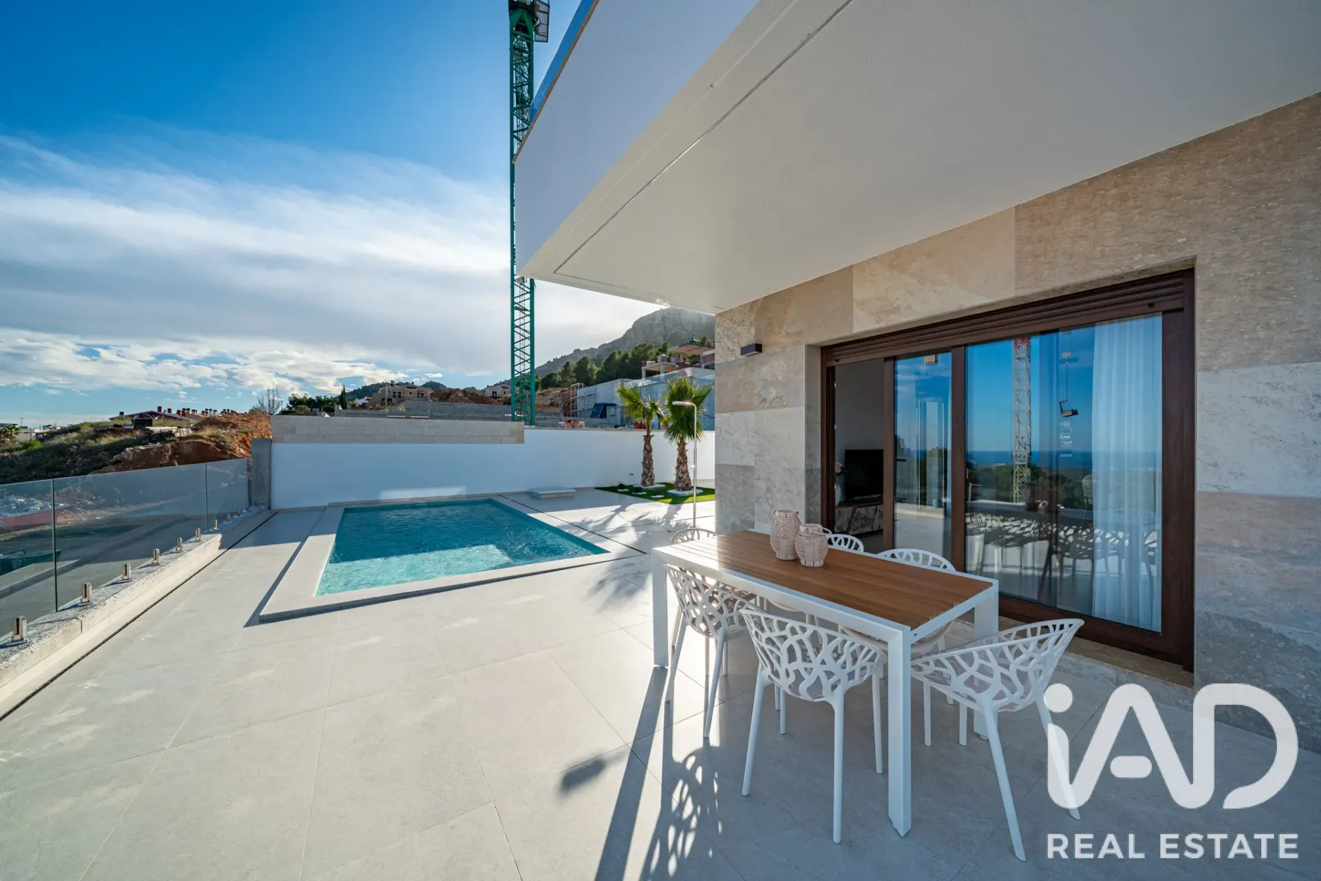 Casa moderna com 3 quartos, piscina e jardim em Polop, Espanha - Ver imagem 38 de 40