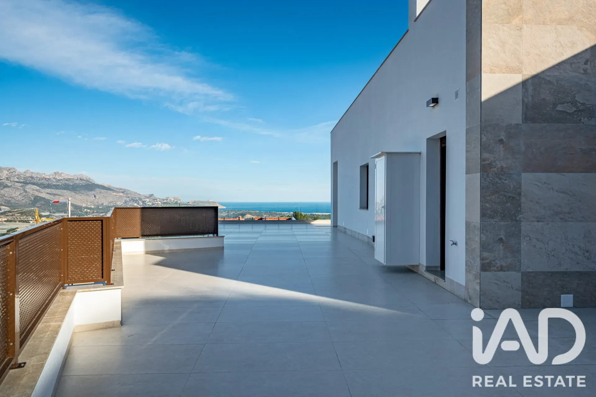 Casa moderna com 3 quartos, piscina e jardim em Polop, Espanha - Ver imagem 39 de 40