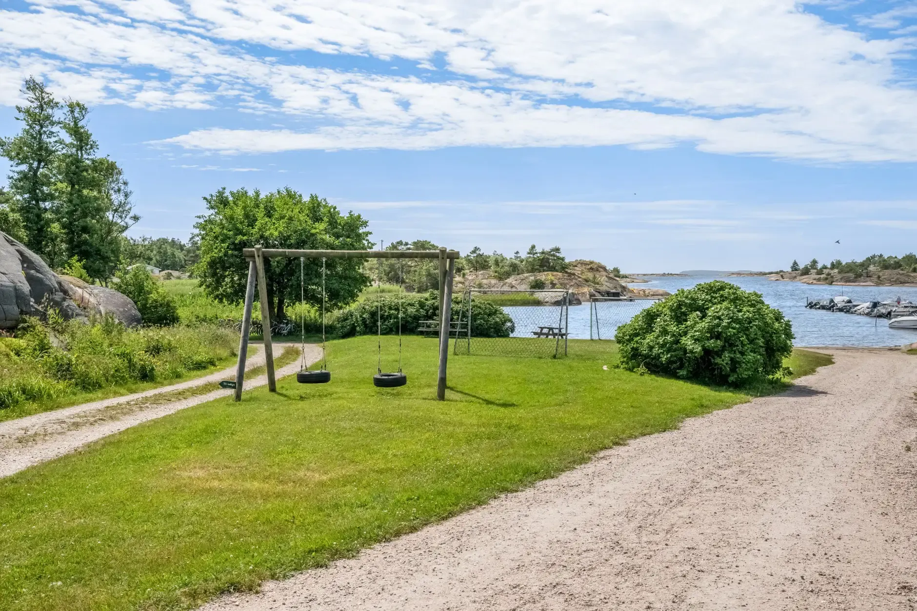 Norsk feriebolig fra 1960-tallet med privat brygge og vidstrakt tomt - Vis bilde 34 av 41