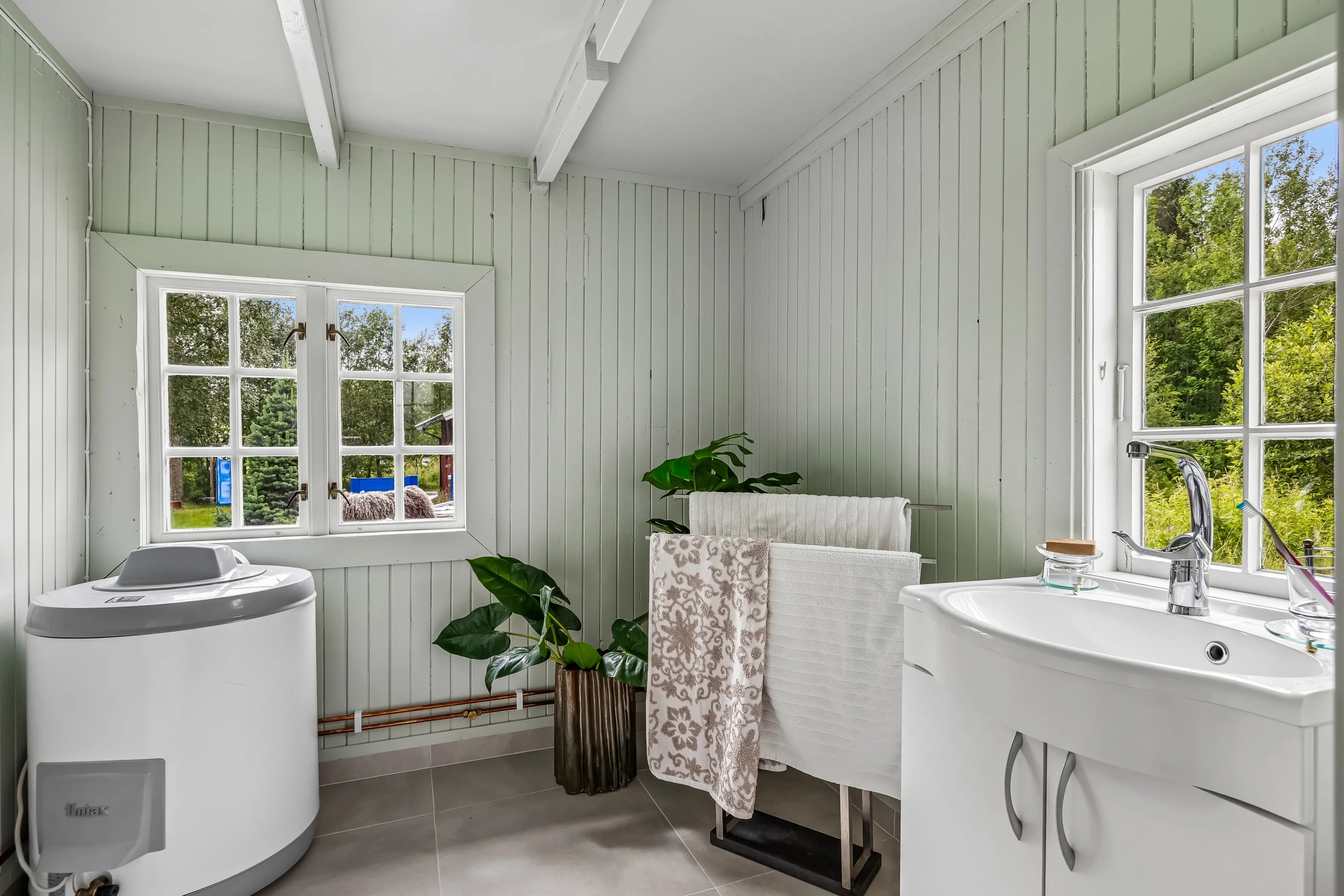 Casa di campagna a Vikhammer degli anni ’30 con giardino e cucina moderna - Visualizza immagine 18 di 38