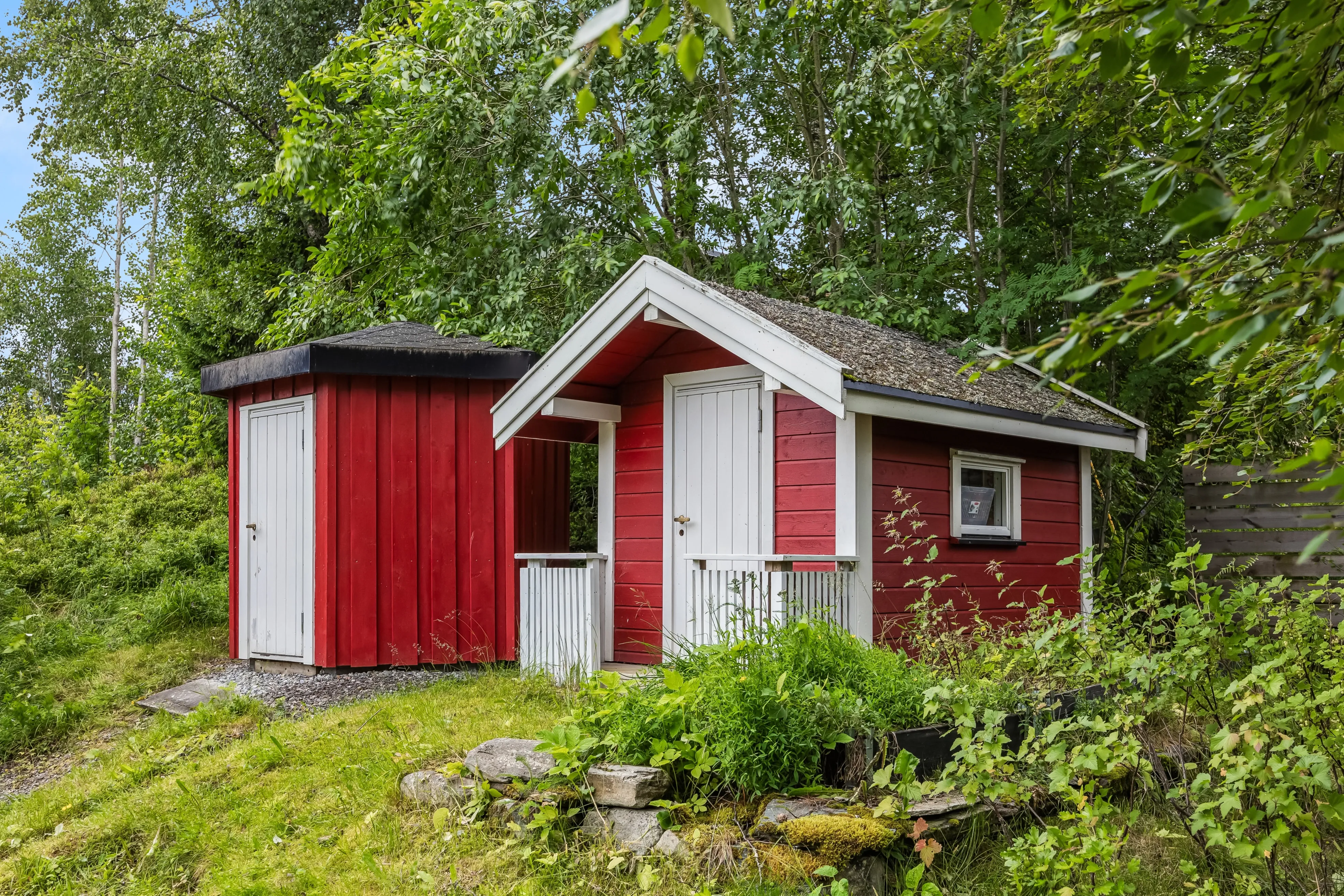 Casa di campagna a Vikhammer degli anni ’30 con giardino e cucina moderna - Visualizza immagine 34 di 38
