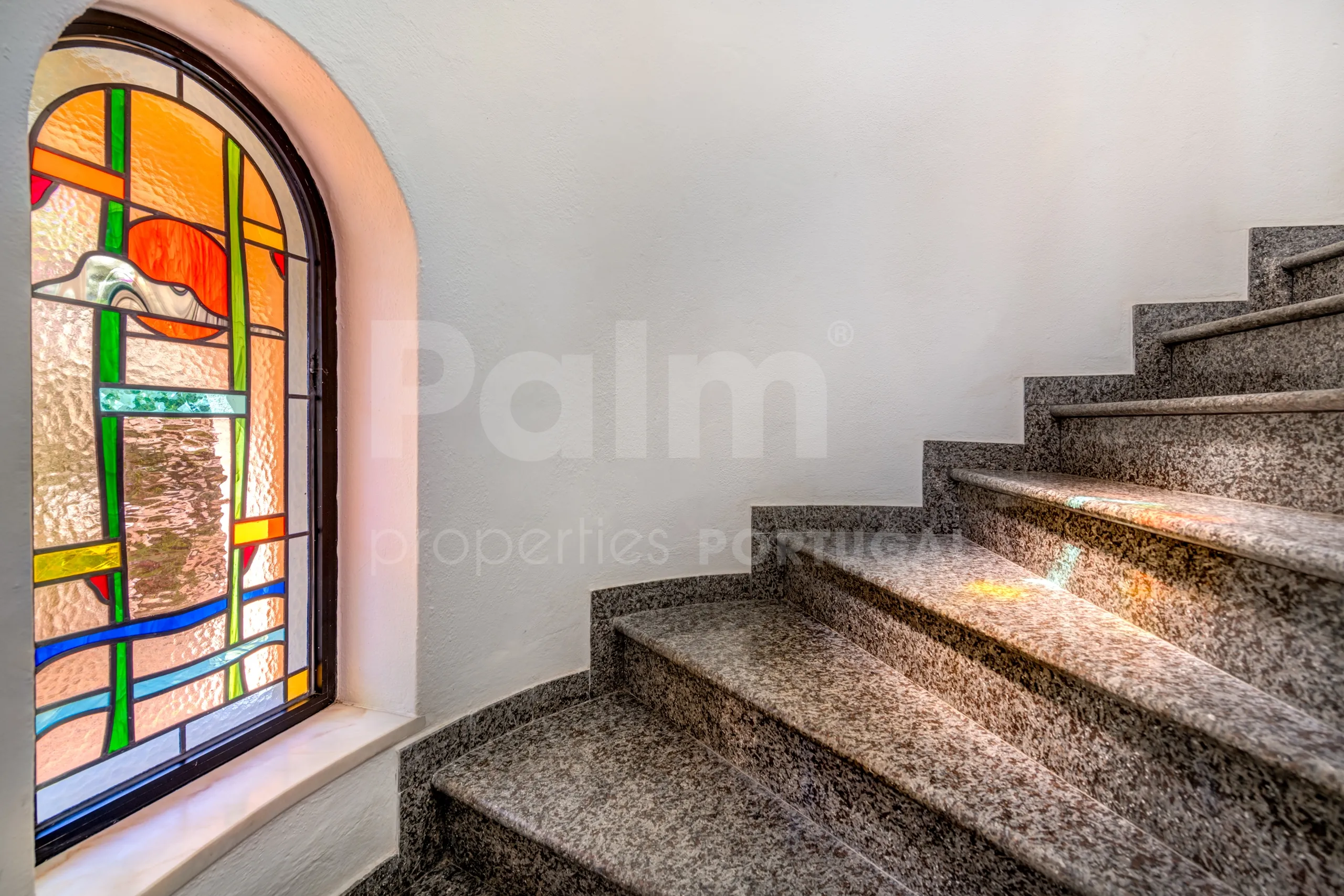 Contemporary 4-Bedroom Villa with Pool and Garden in Algarve's Lagoa - View image 20 of 61