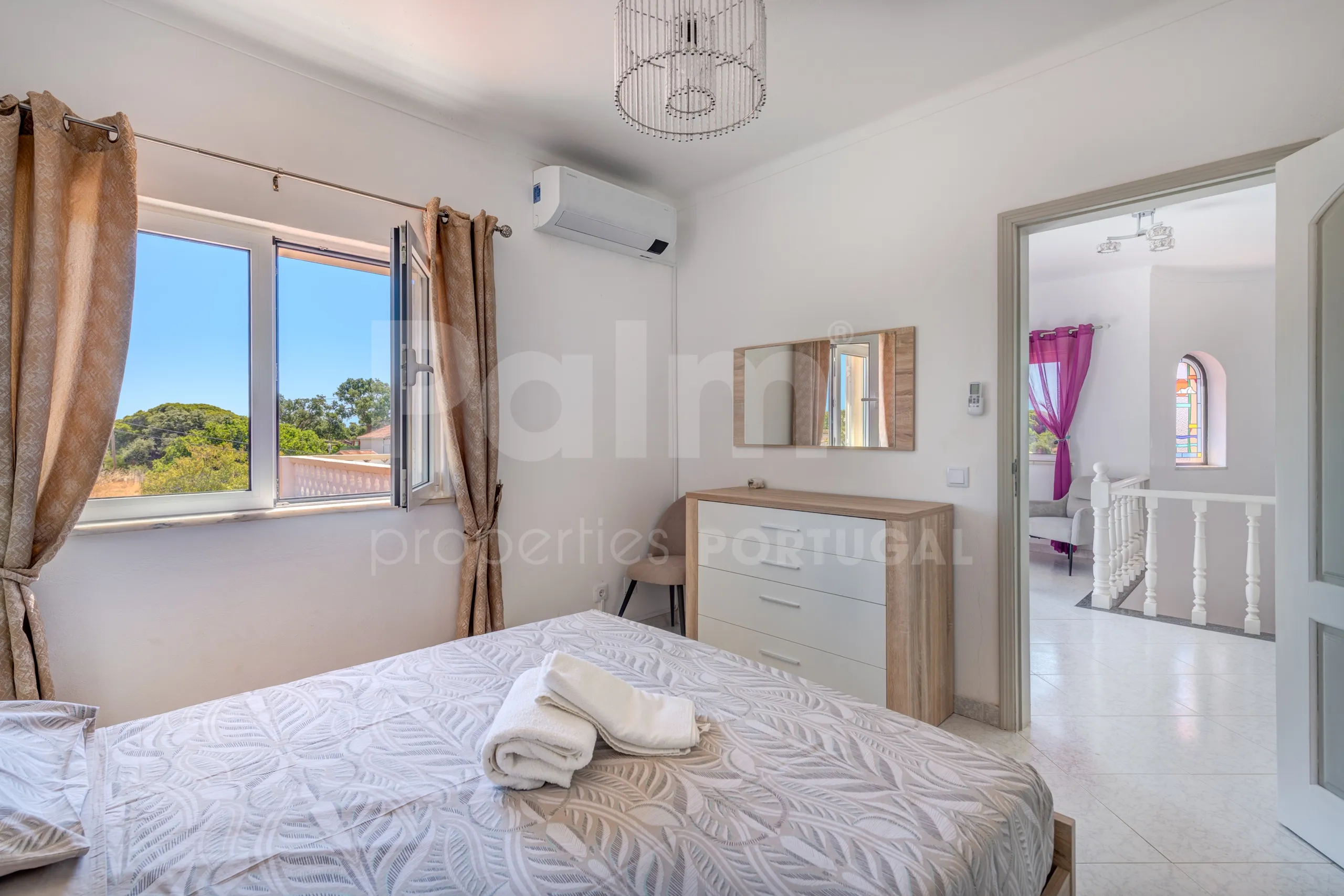 Contemporary 4-Bedroom Villa with Pool and Garden in Algarve's Lagoa - View image 24 of 61