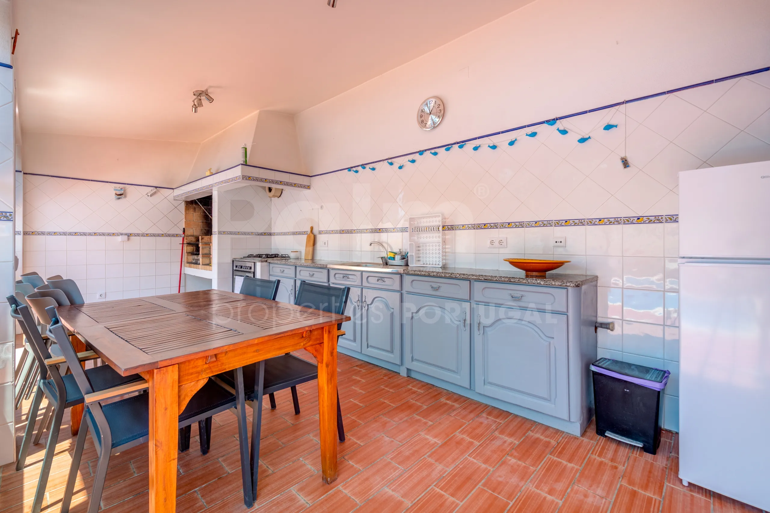 Contemporary 4-Bedroom Villa with Pool and Garden in Algarve's Lagoa - View image 48 of 61