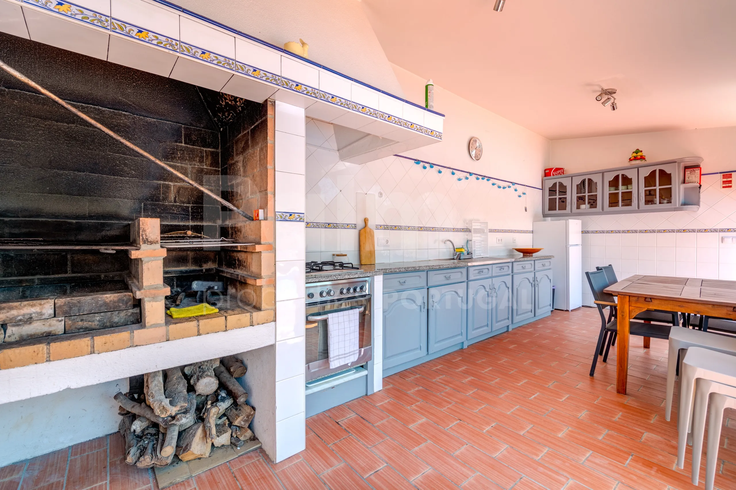 Contemporary 4-Bedroom Villa with Pool and Garden in Algarve's Lagoa - View image 49 of 61