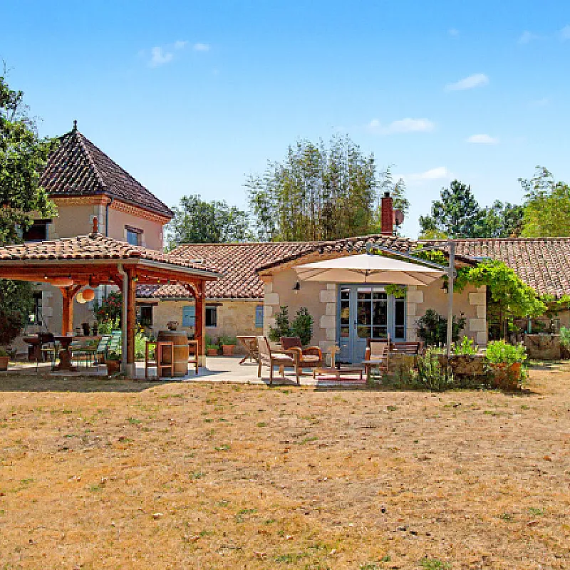 Spacious 4-Bedroom House with Pool and Gardens in Lectoure, France