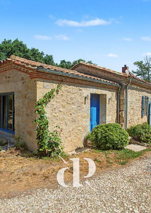 Casa espaçosa com 4 quartos, piscina e jardins em Lectoure, França - Image 2