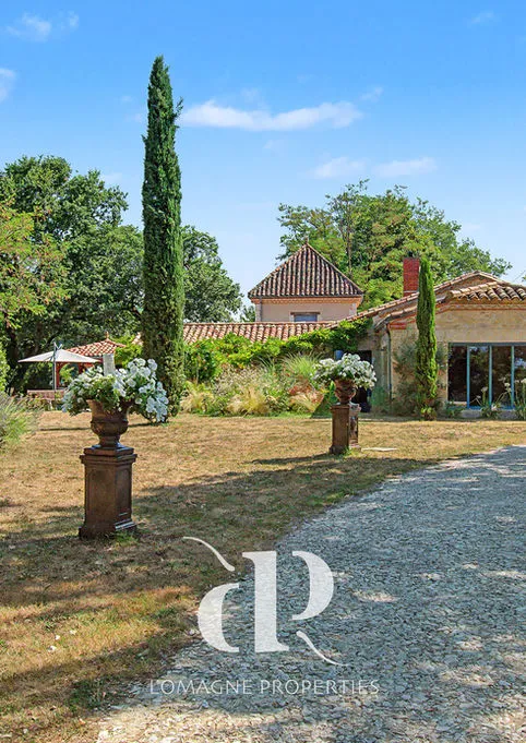 Casa espaçosa com 4 quartos, piscina e jardins em Lectoure, França - Ver imagem 10 de 26