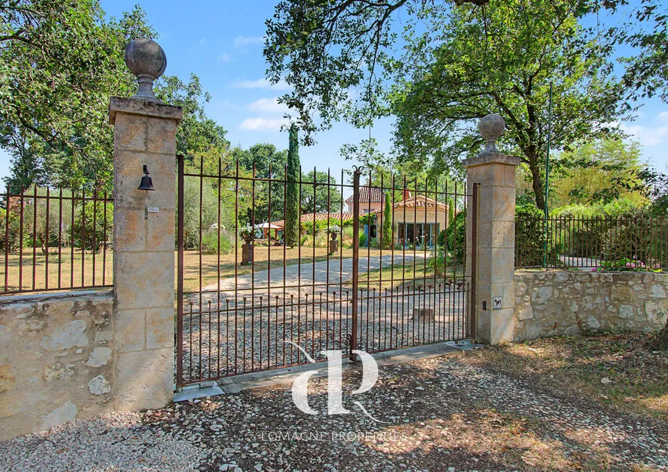 Casa espaçosa com 4 quartos, piscina e jardins em Lectoure, França - Ver imagem 11 de 26