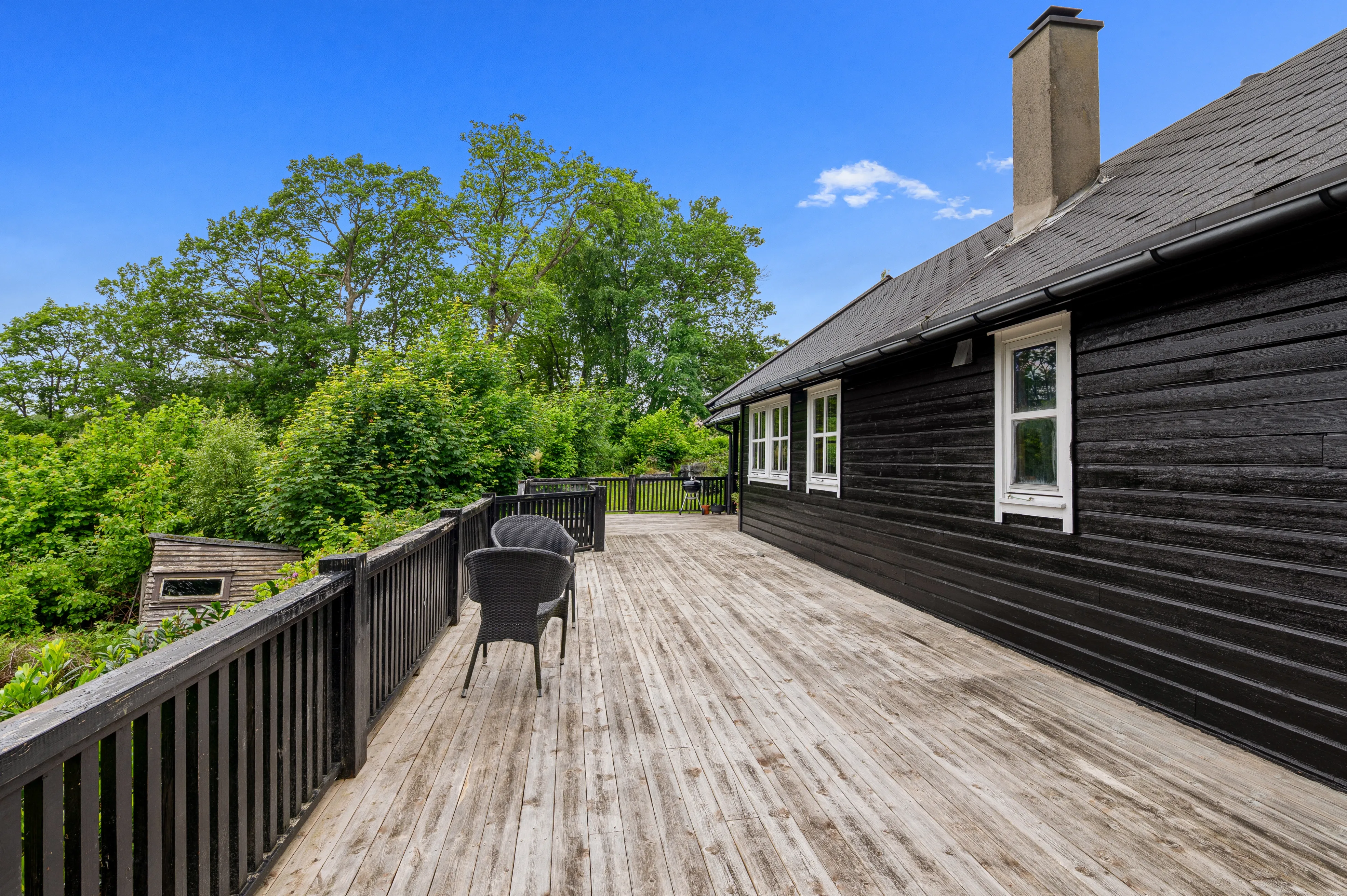 1990s Norwegian Cabin with Expansive Garden and Mooring Access - View image 17 of 39
