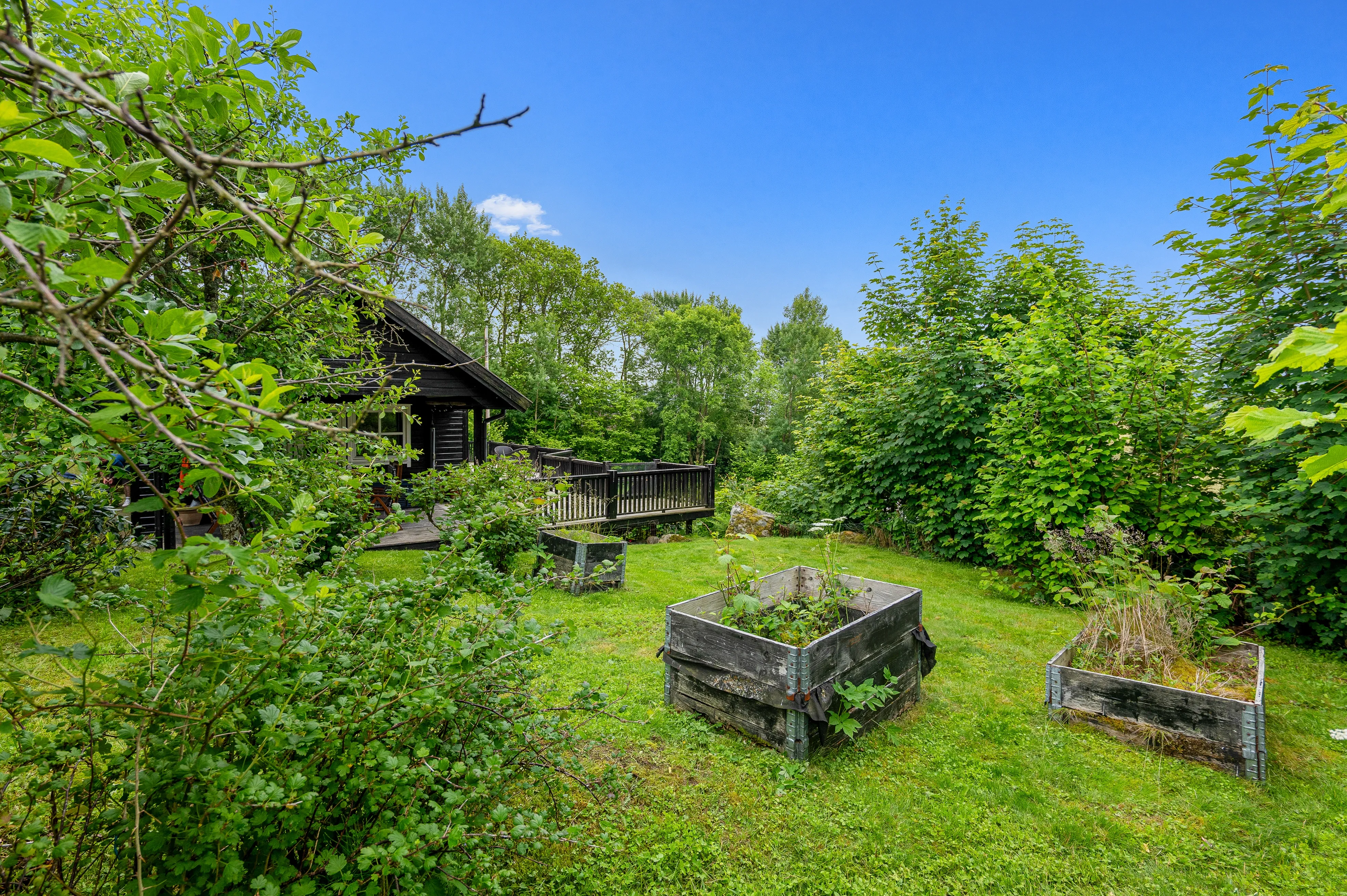1990s Norwegian Cabin with Expansive Garden and Mooring Access - View image 21 of 39