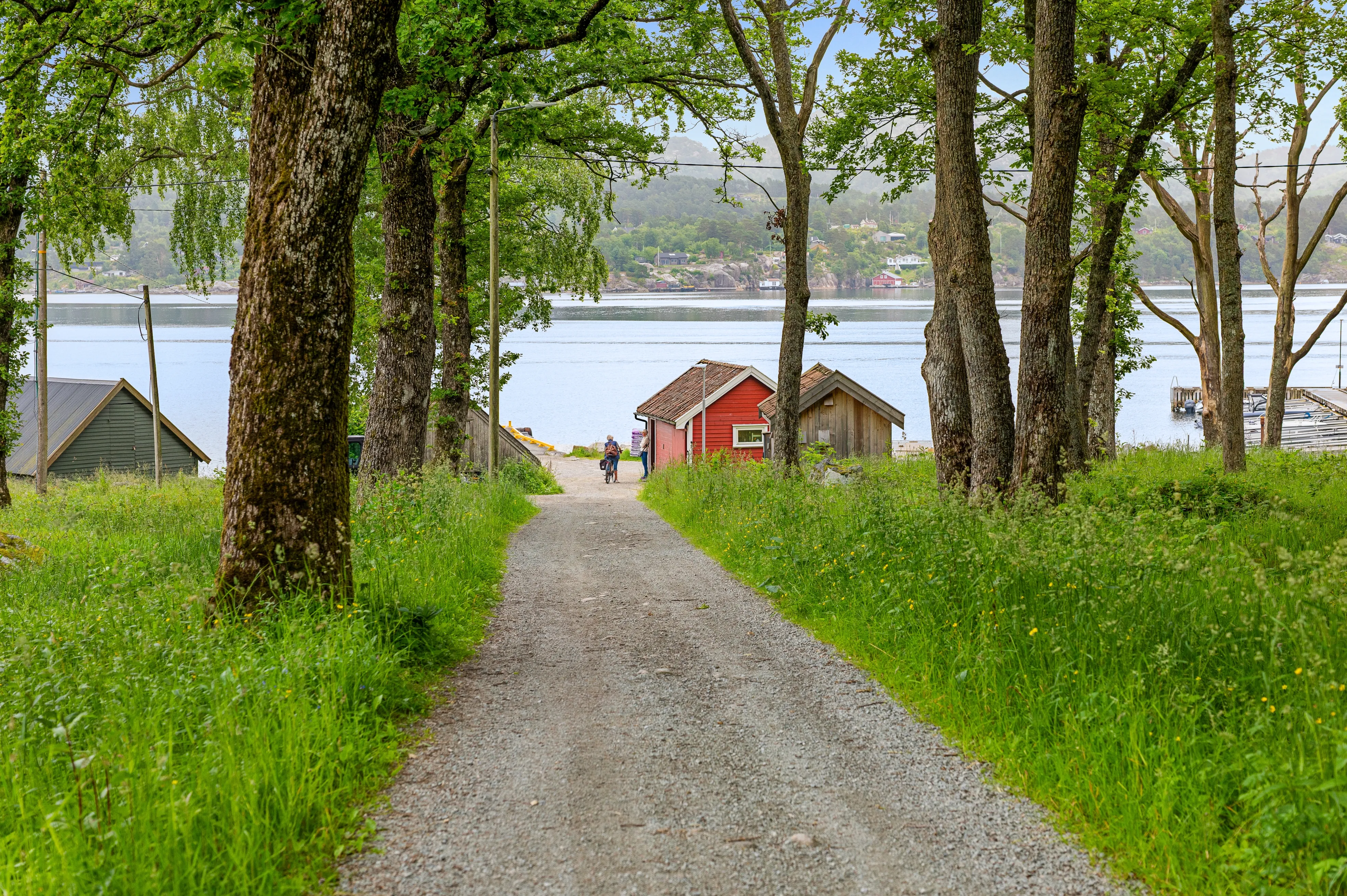 1990s Norwegian Cabin with Expansive Garden and Mooring Access - View image 28 of 39