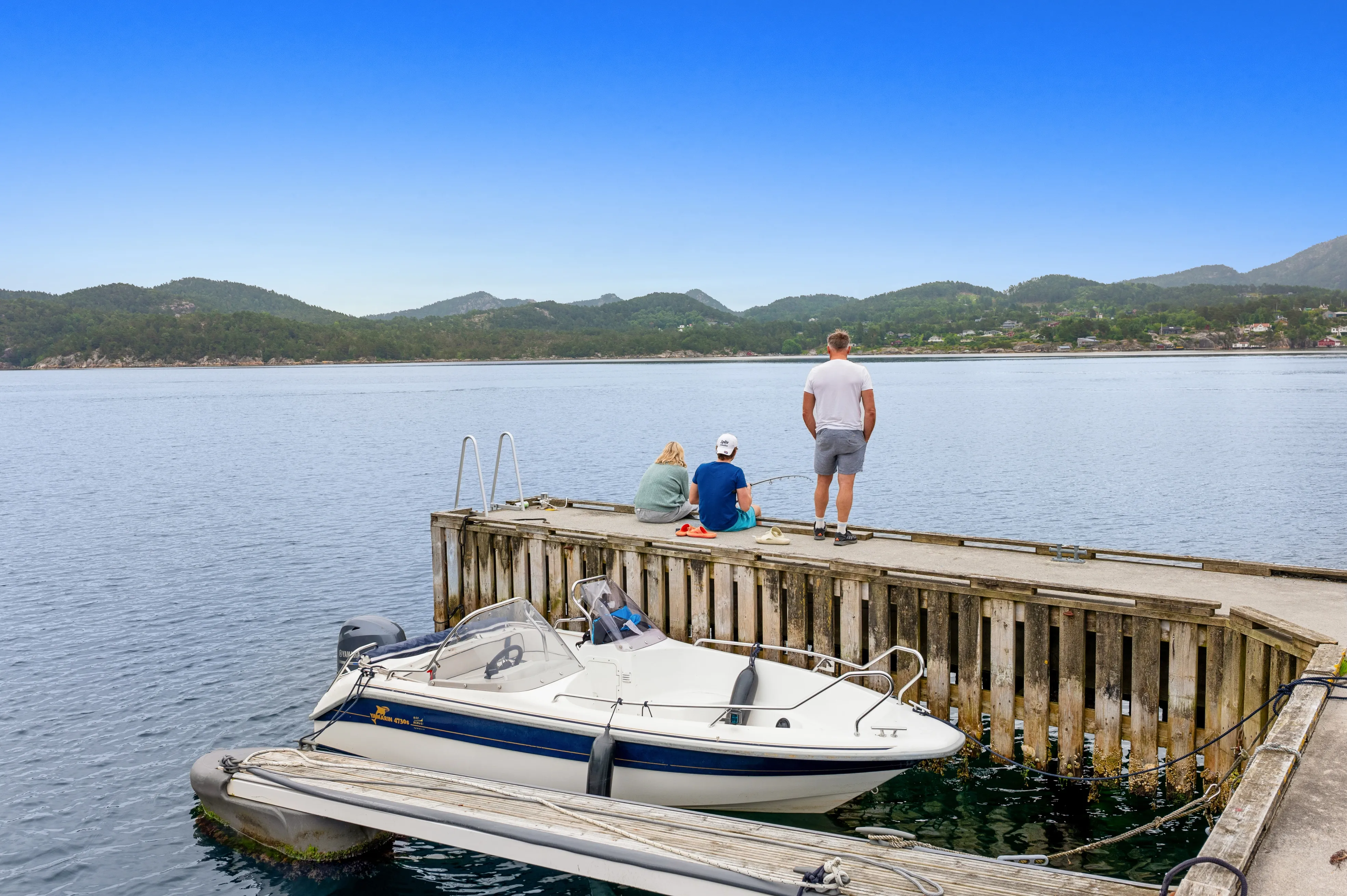 1990s Norwegian Cabin with Expansive Garden and Mooring Access - View image 29 of 39
