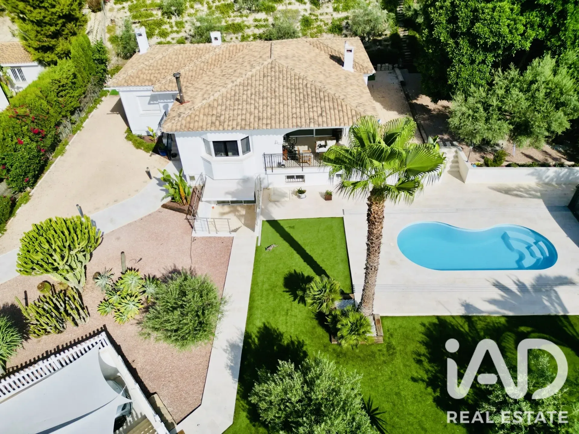 Contemporary 4-Bedroom Chalet with Pool and Garden in Mutxamel, Spain - Image 1