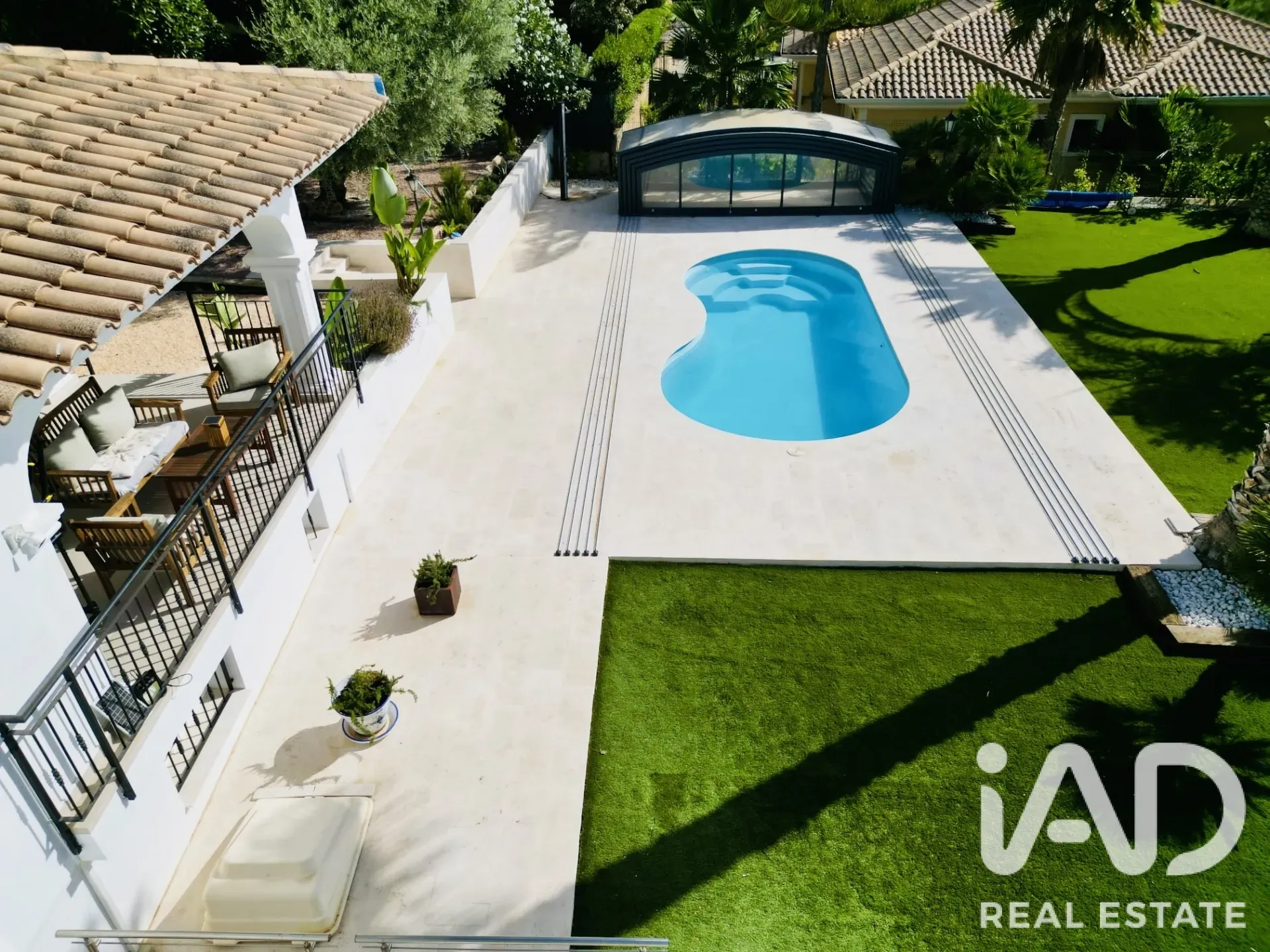Contemporary 4-Bedroom Chalet with Pool and Garden in Mutxamel, Spain - Image 4