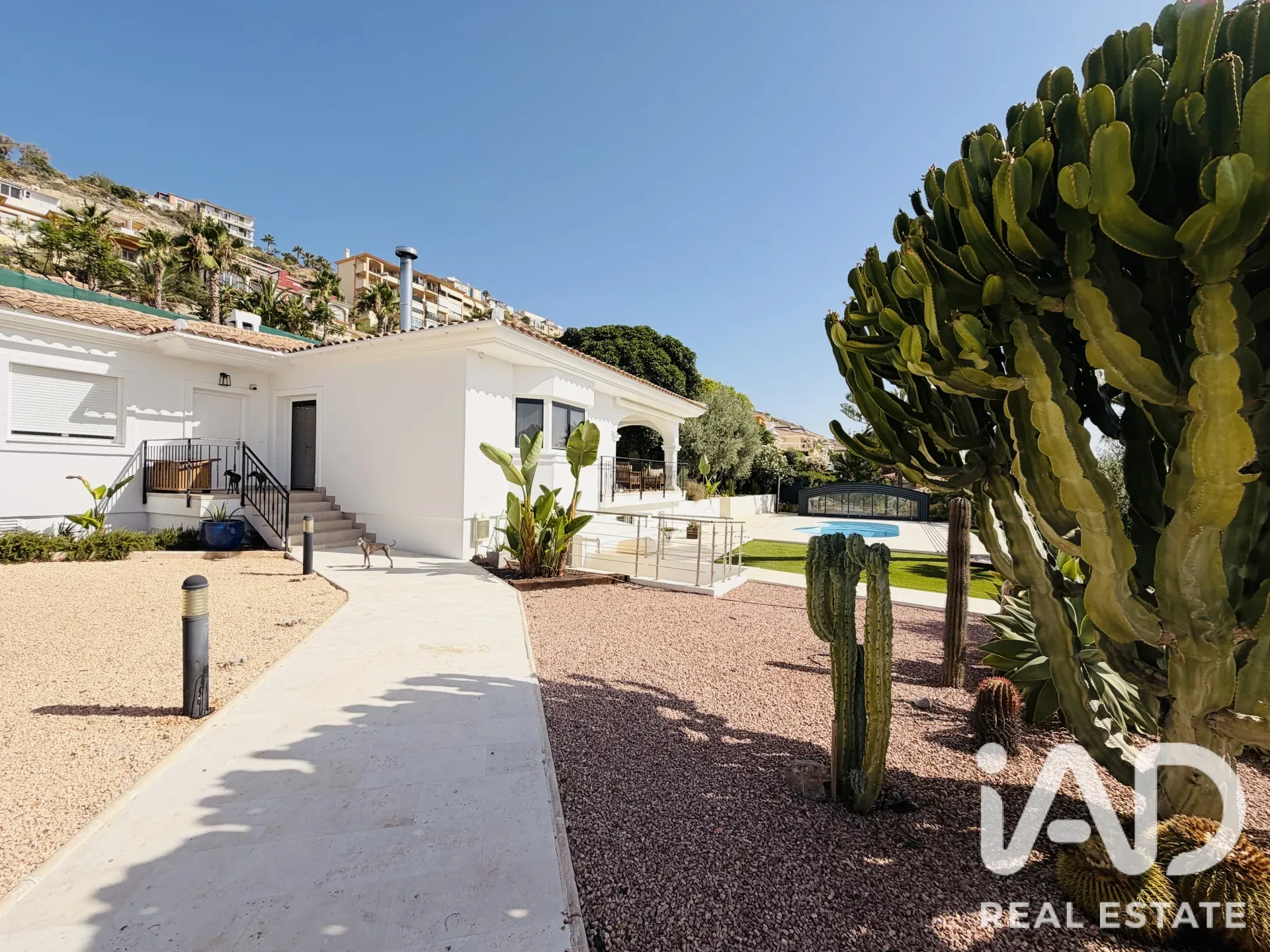 Contemporary 4-Bedroom Chalet with Pool and Garden in Mutxamel, Spain - View image 26 of 26