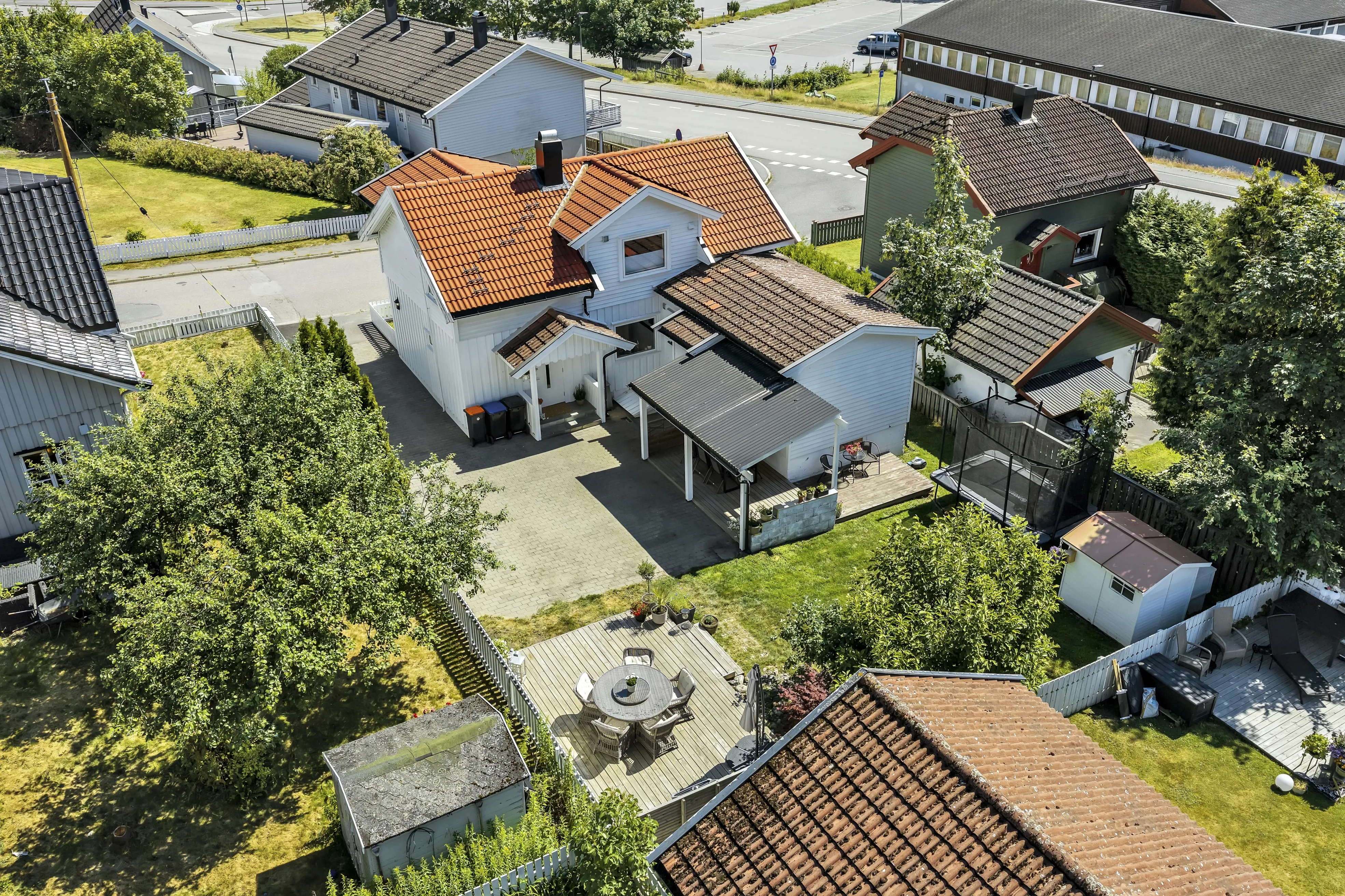 1911 Family Home with Garden and Balcony in Larvik, Norway - Image 3