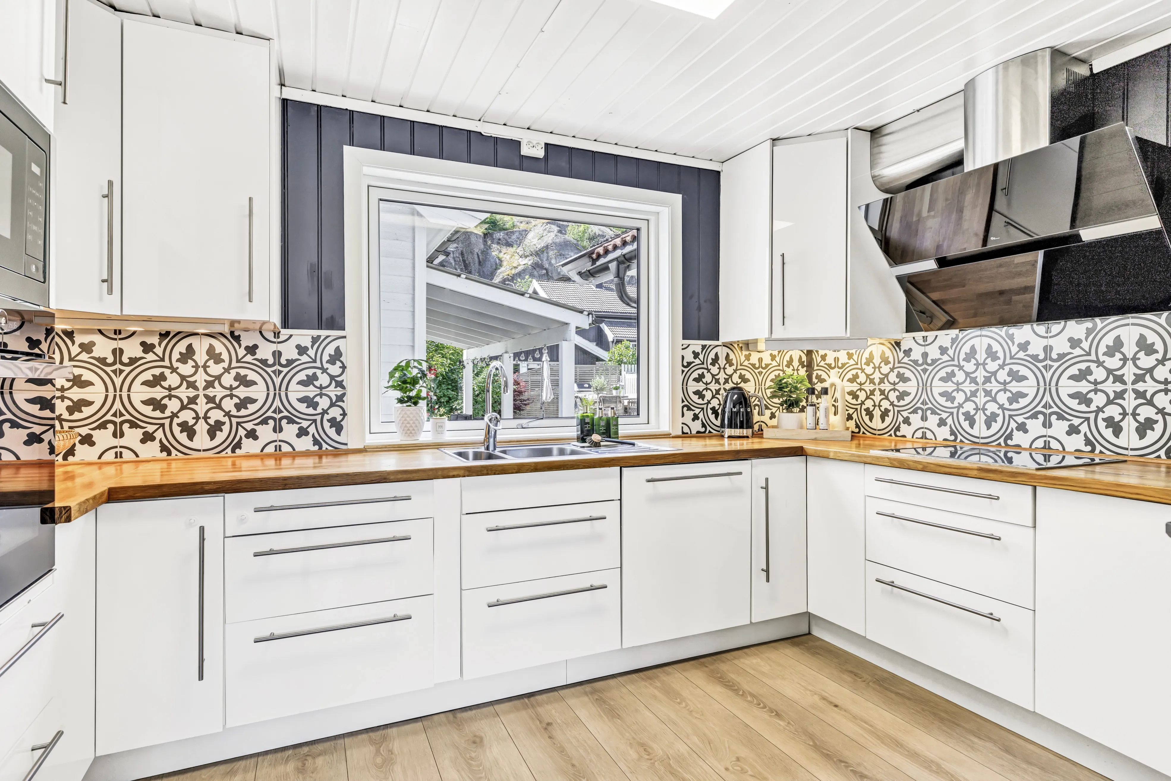1911 Family Home with Garden and Balcony in Larvik, Norway - View image 17 of 42