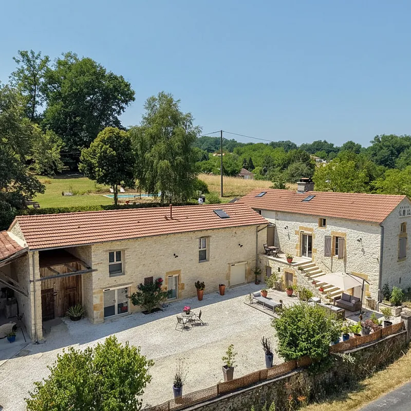 Contemporary 4-Bedroom House with Pool and Garden in Gourdon, France