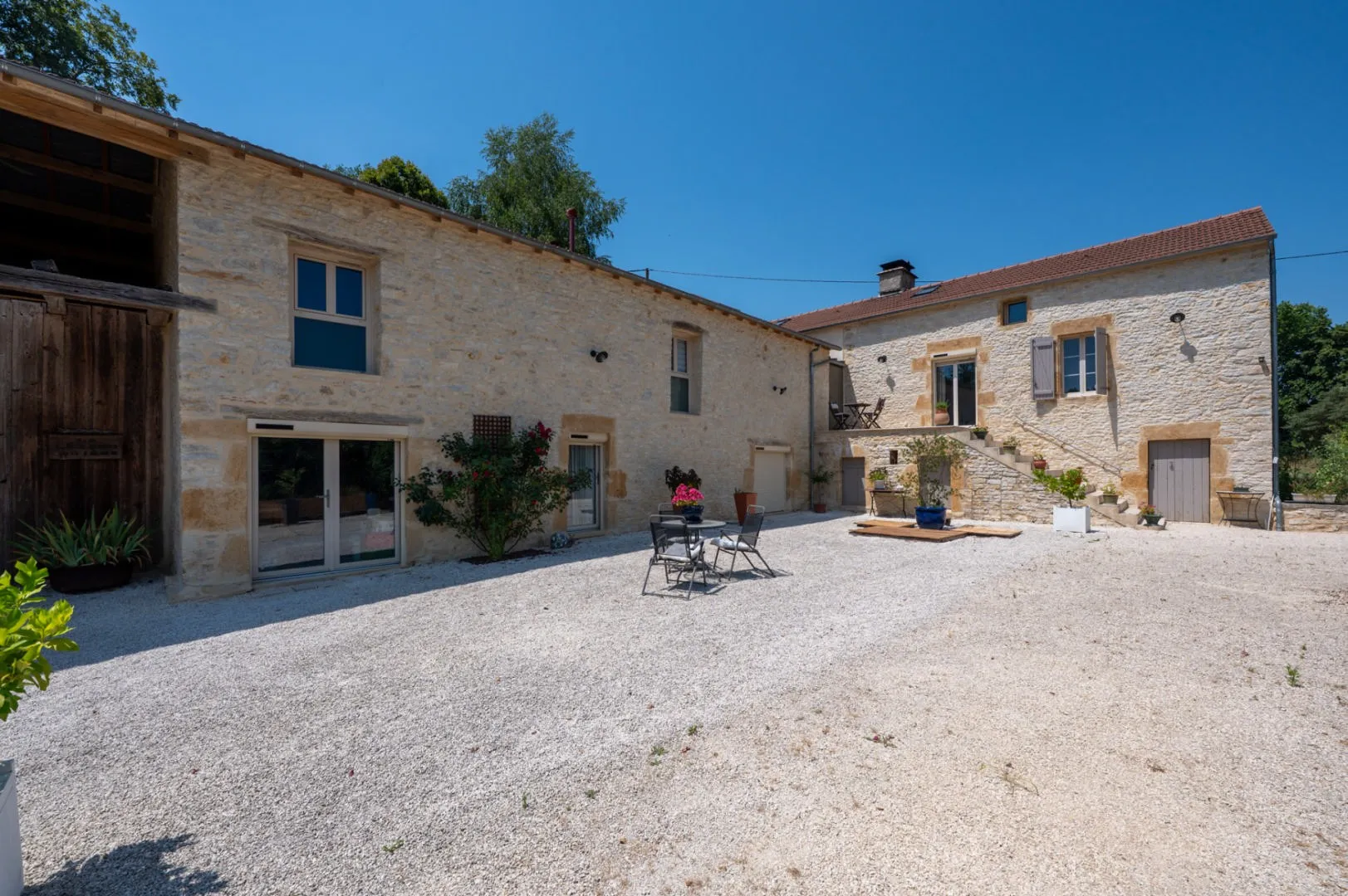 Contemporary 4-Bedroom House with Pool and Garden in Gourdon, France - View image 27 of 31